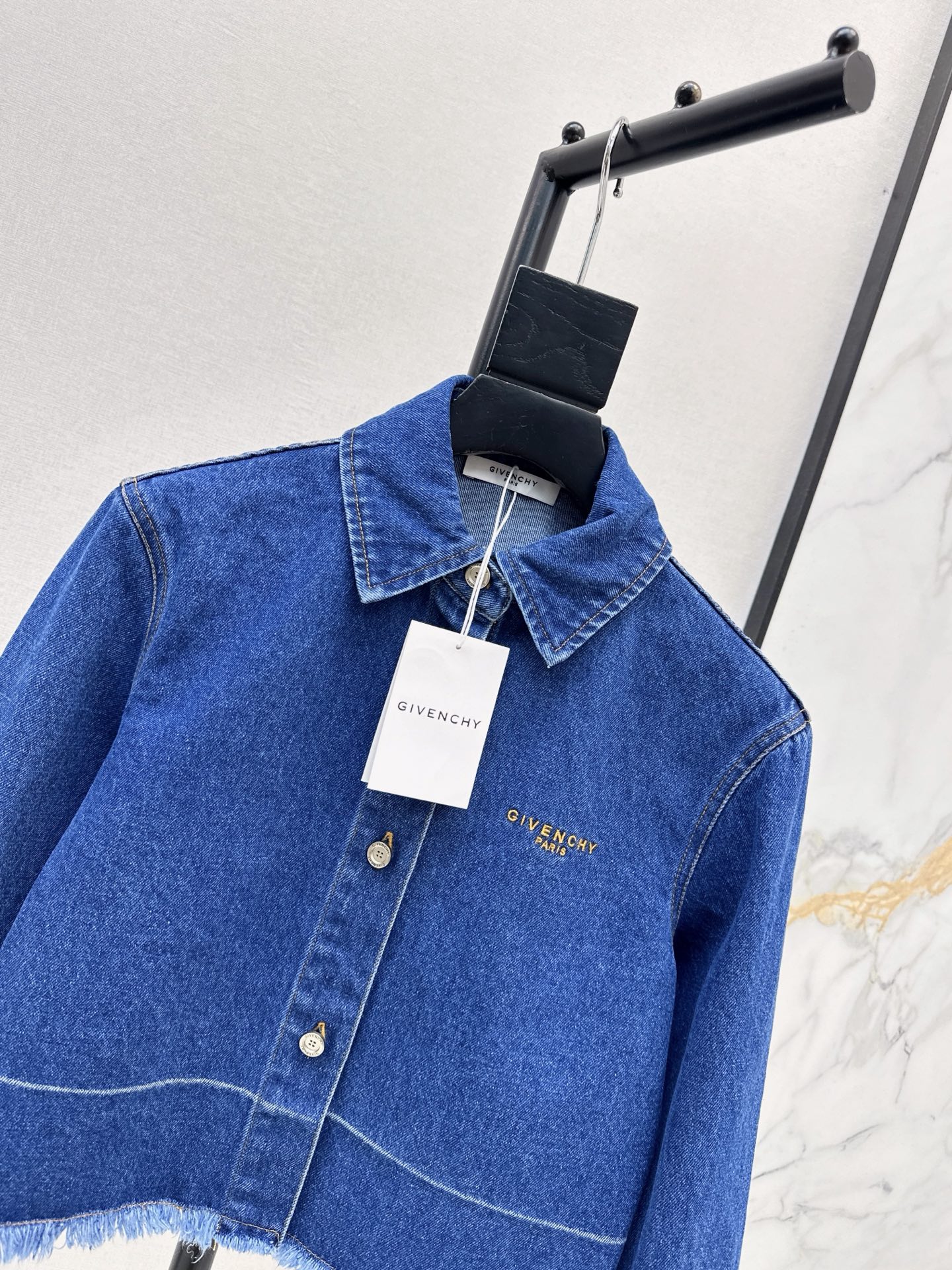 Giv 26fw cropped denim shirt jacket