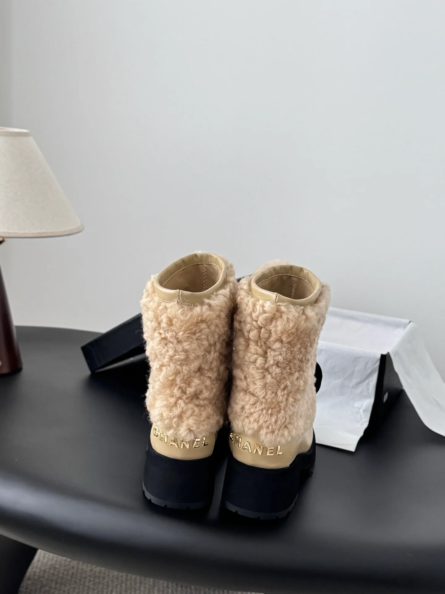 Chan 25fw plush boots with bow