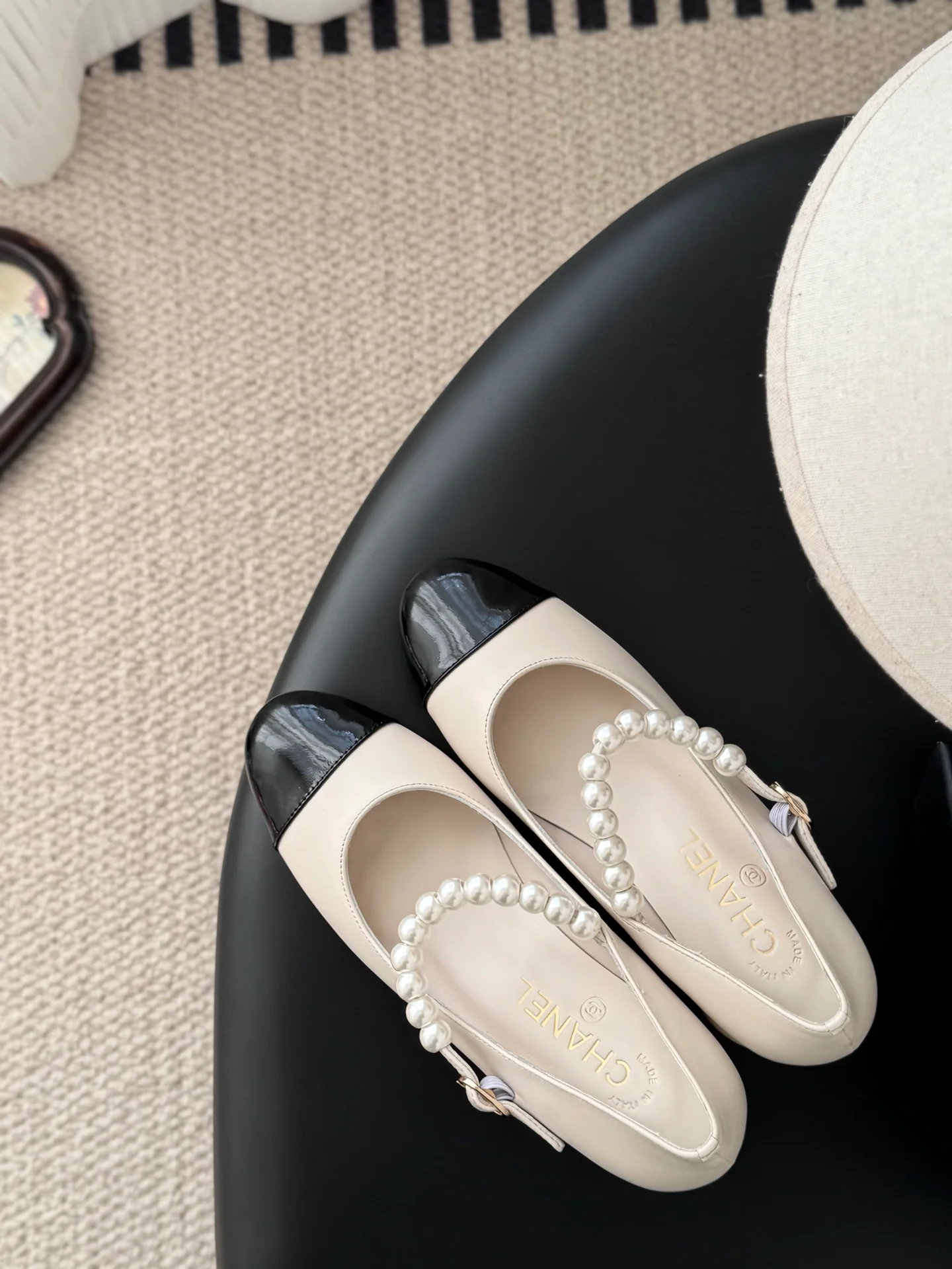 Chan 26ss pearl mary jane flats