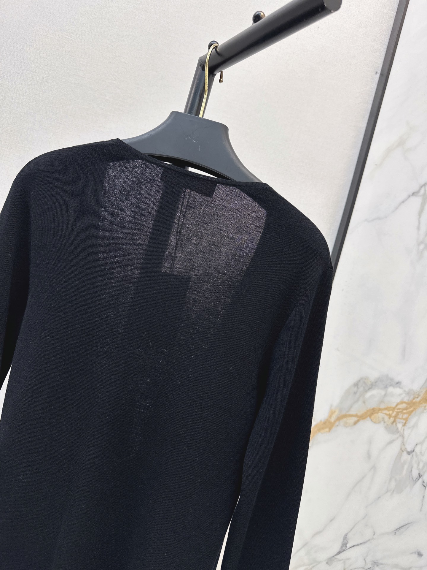 Valen 26fw rhinestone-buckle knit top