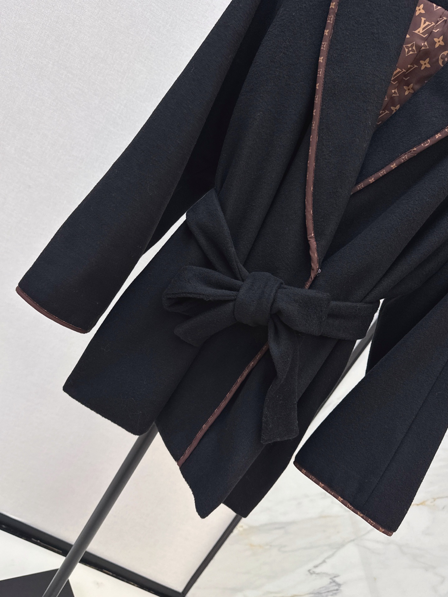 Loui 26fw belted wrap coats