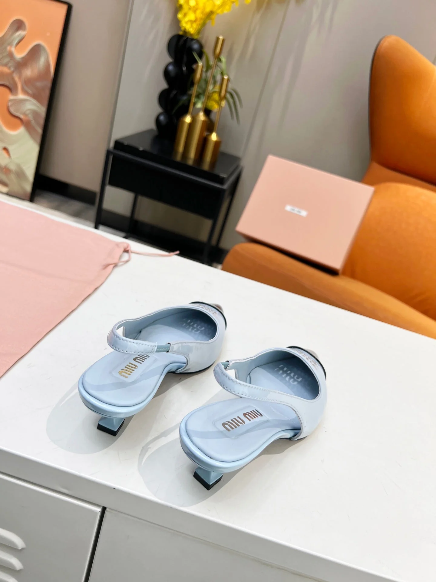 MI Slingback pump