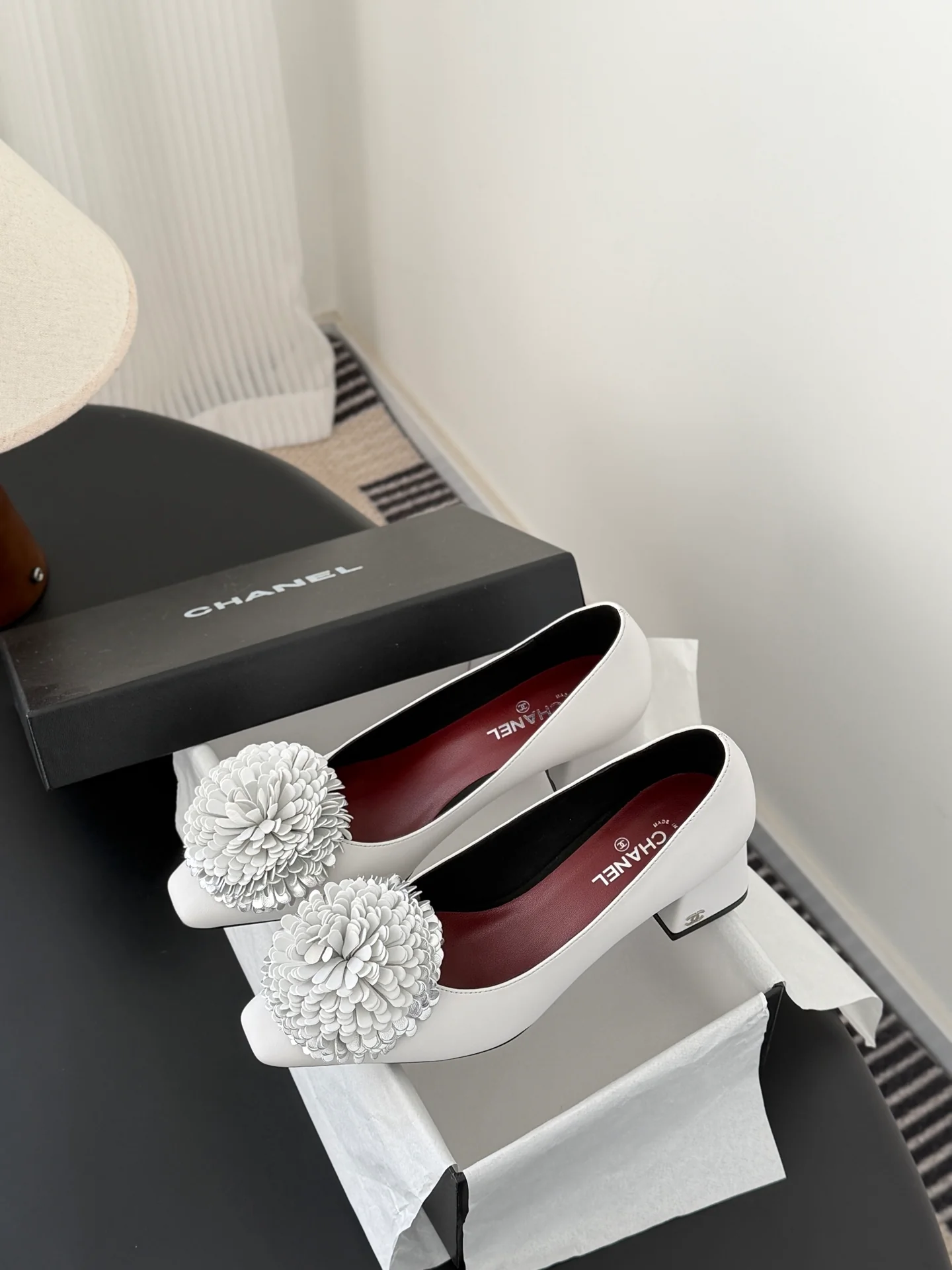 Chan 26K camellia flower chunky heels