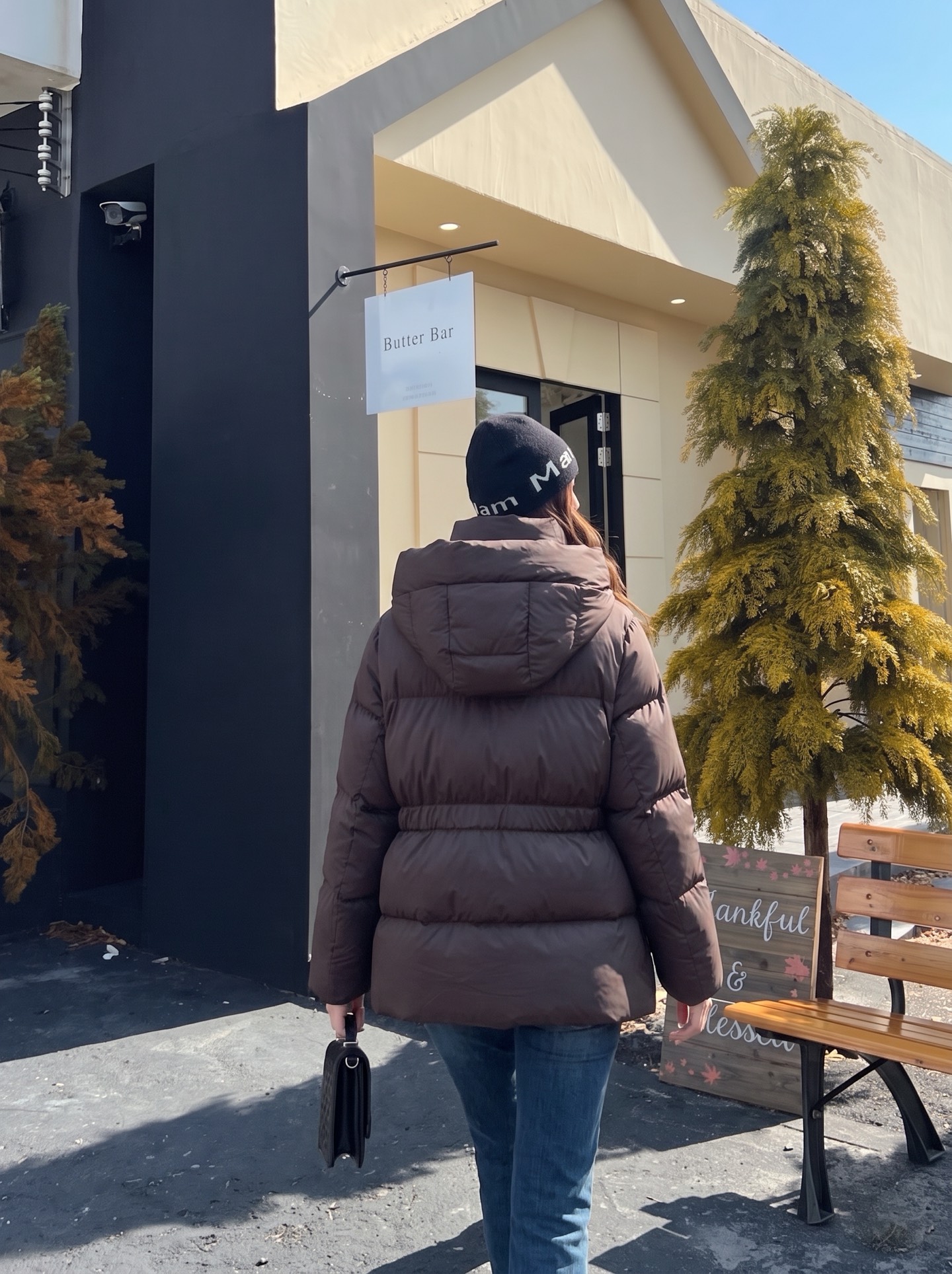 Celi 26fw hooded belted down jacket