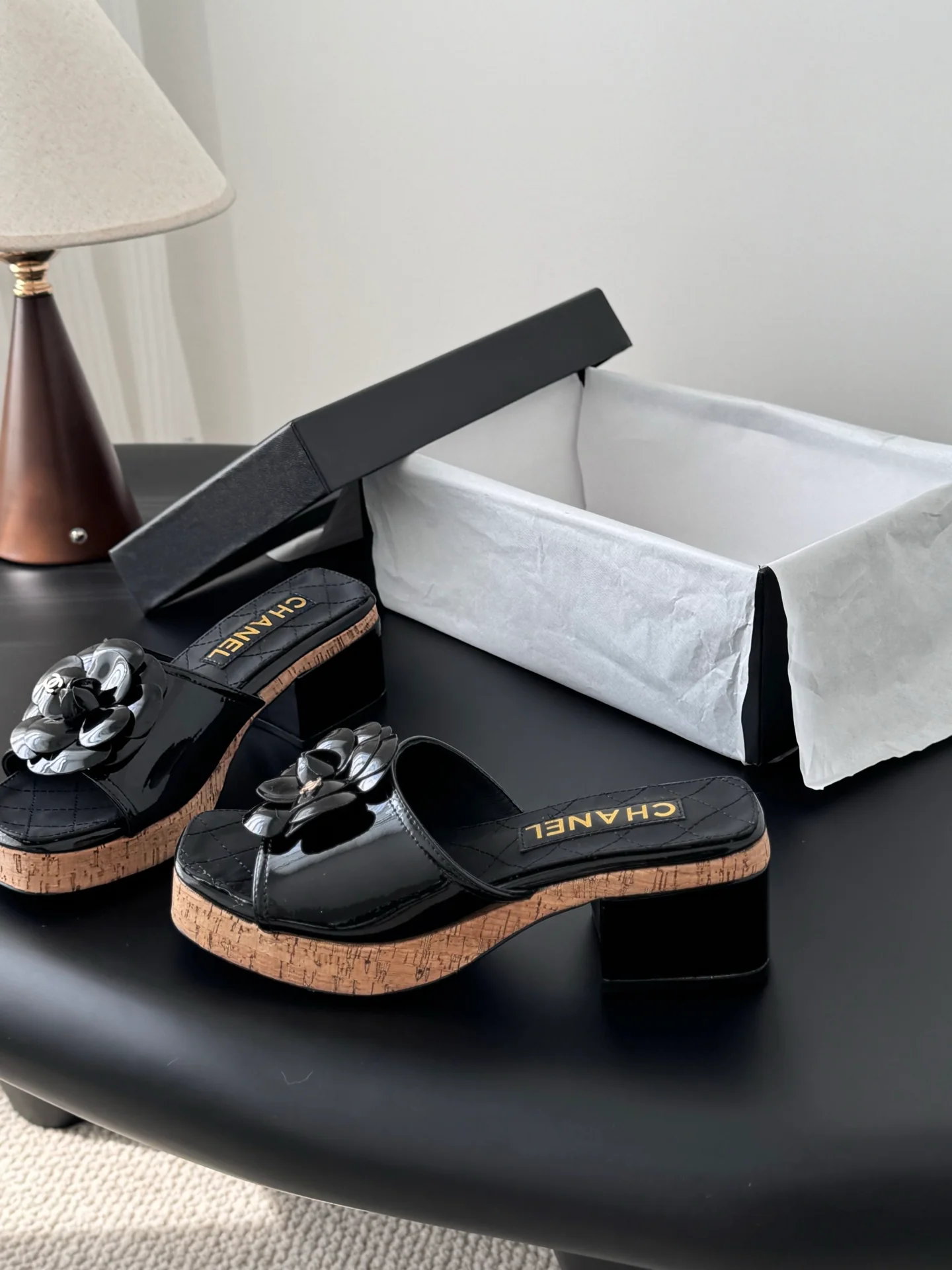 Chan 26ss camellia sides sandals