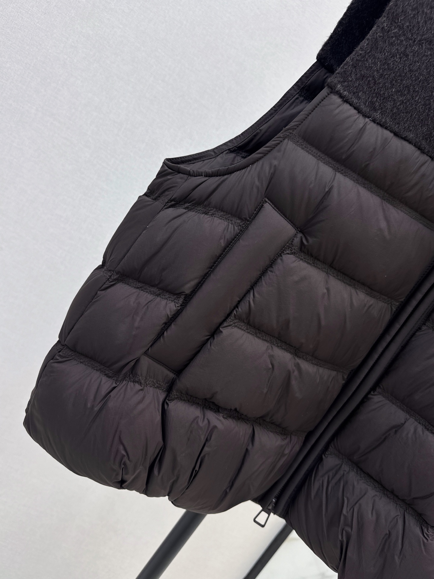 Max 26fw knit contract down vest