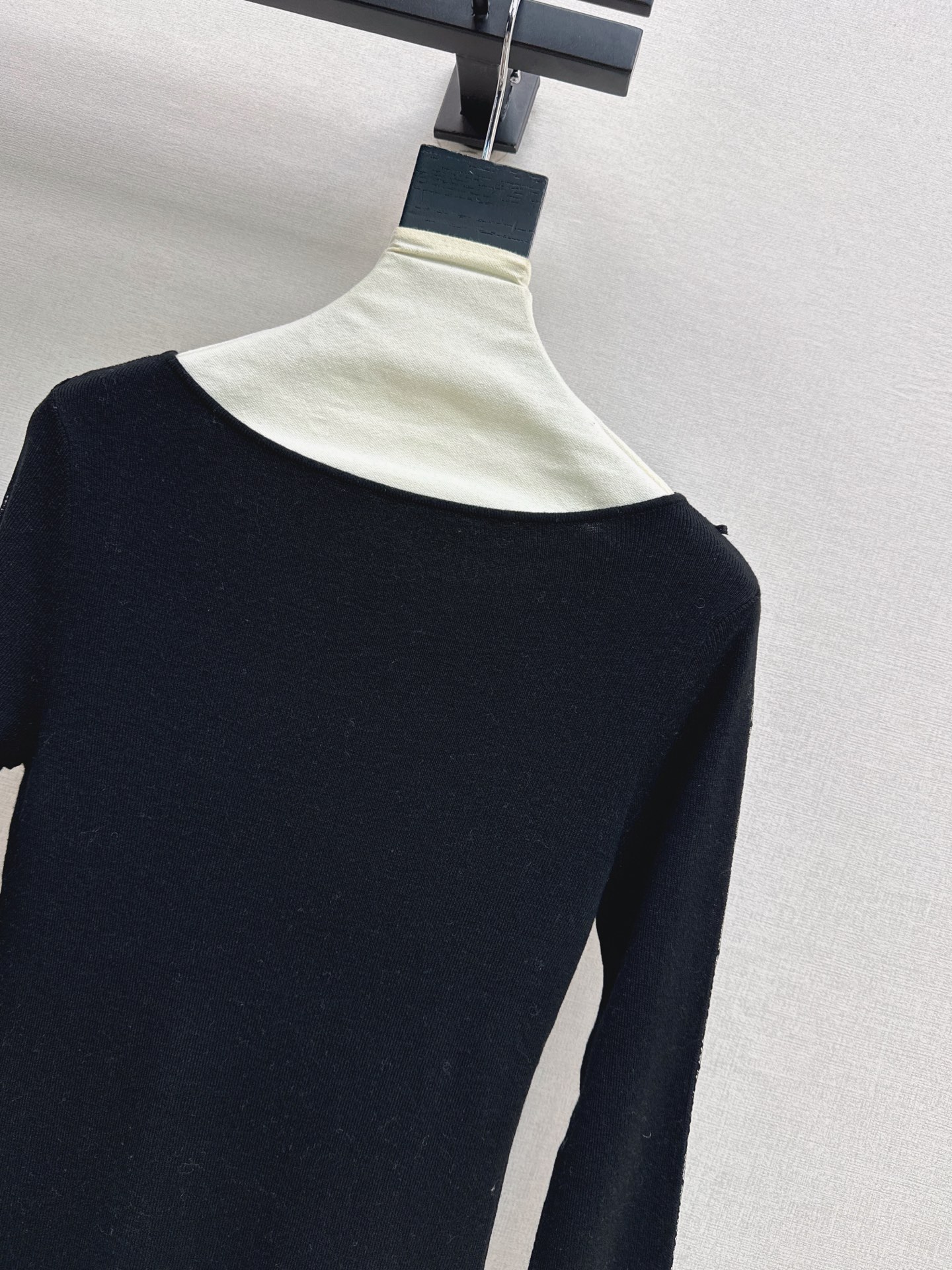 ES 26fw lace embroidery knit basic tee