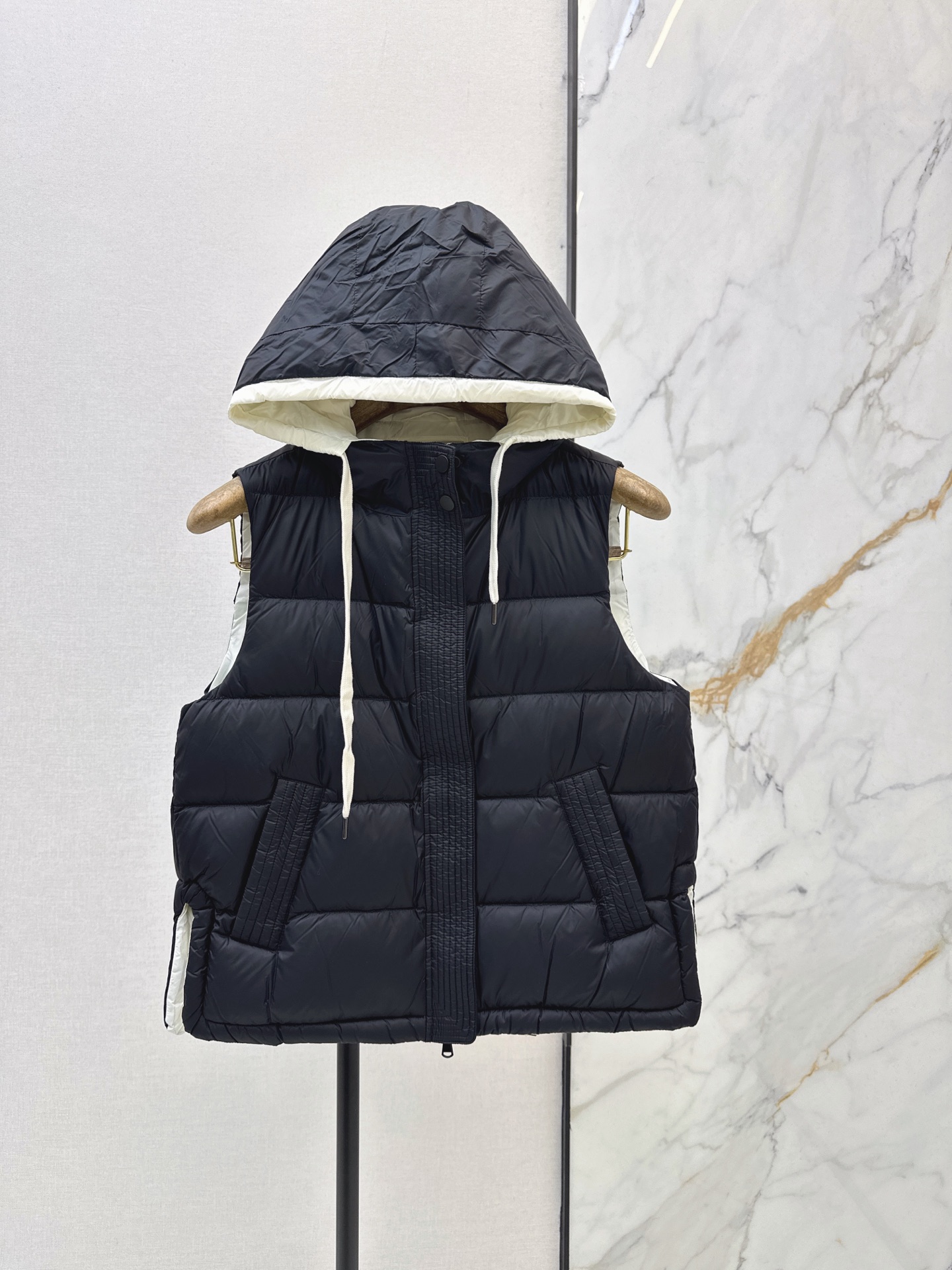 Brun 26fw hooded down vest