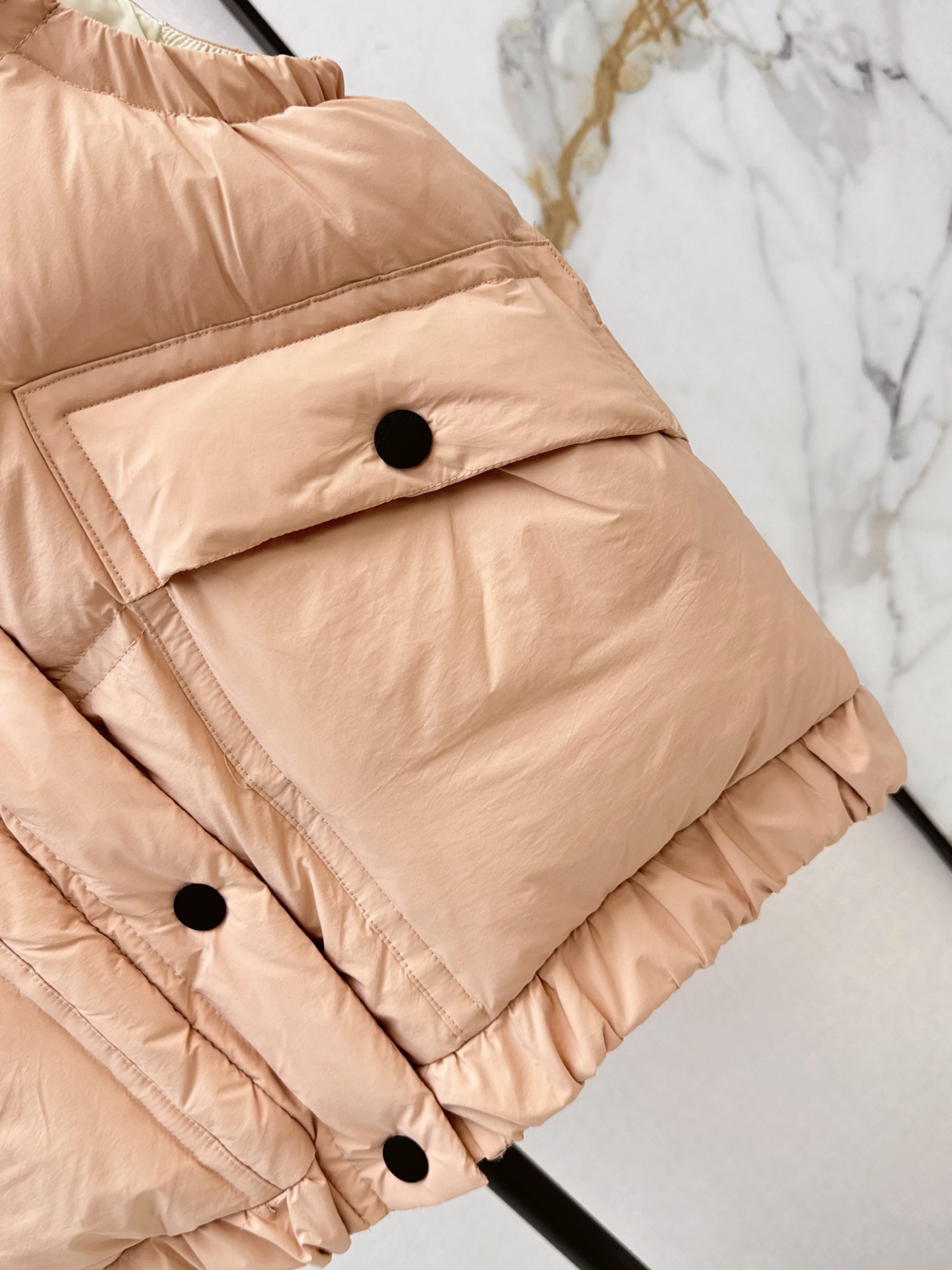 Monc 26fw down vest