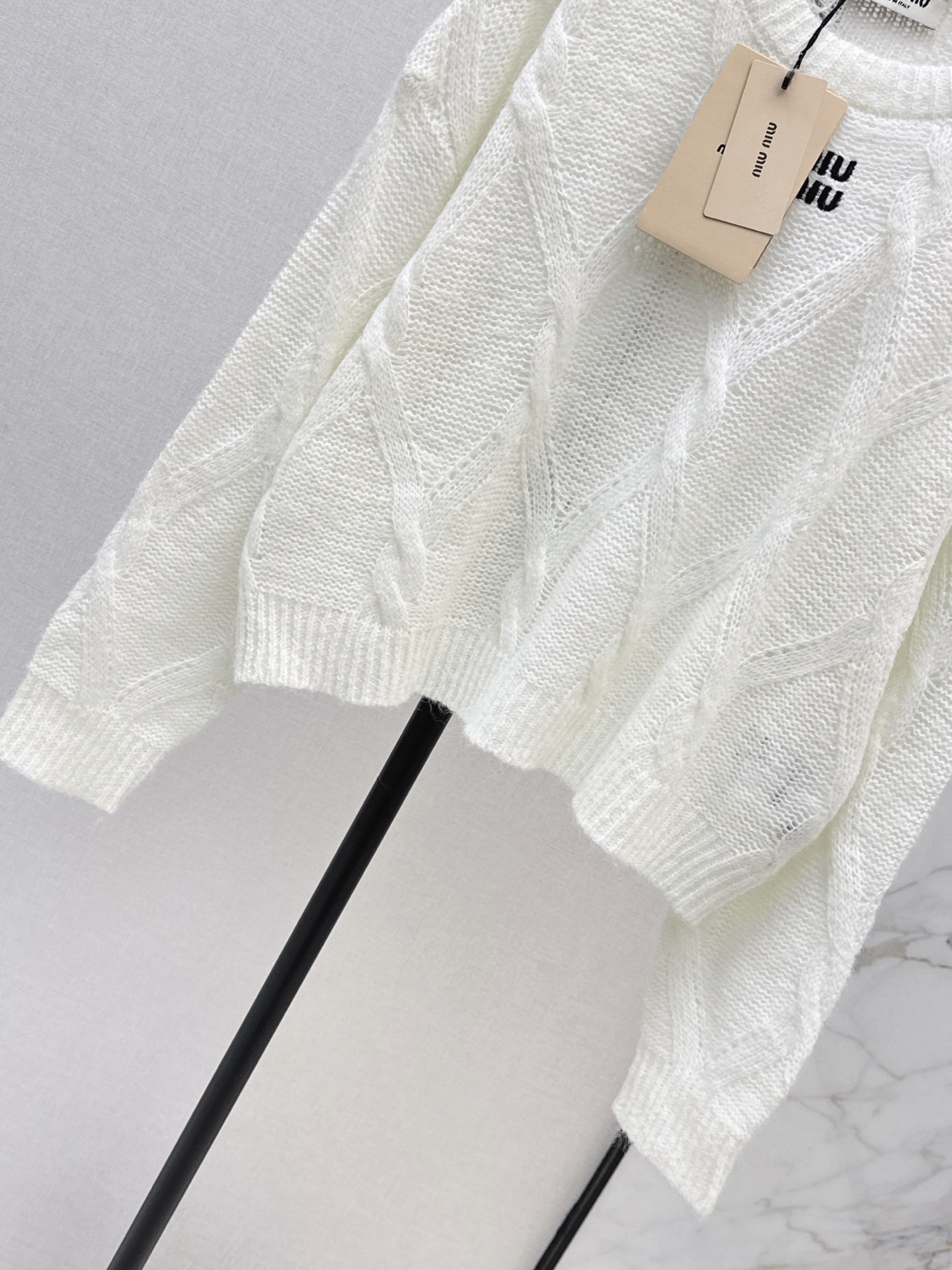 Miu 26fw letter embroidery sweater