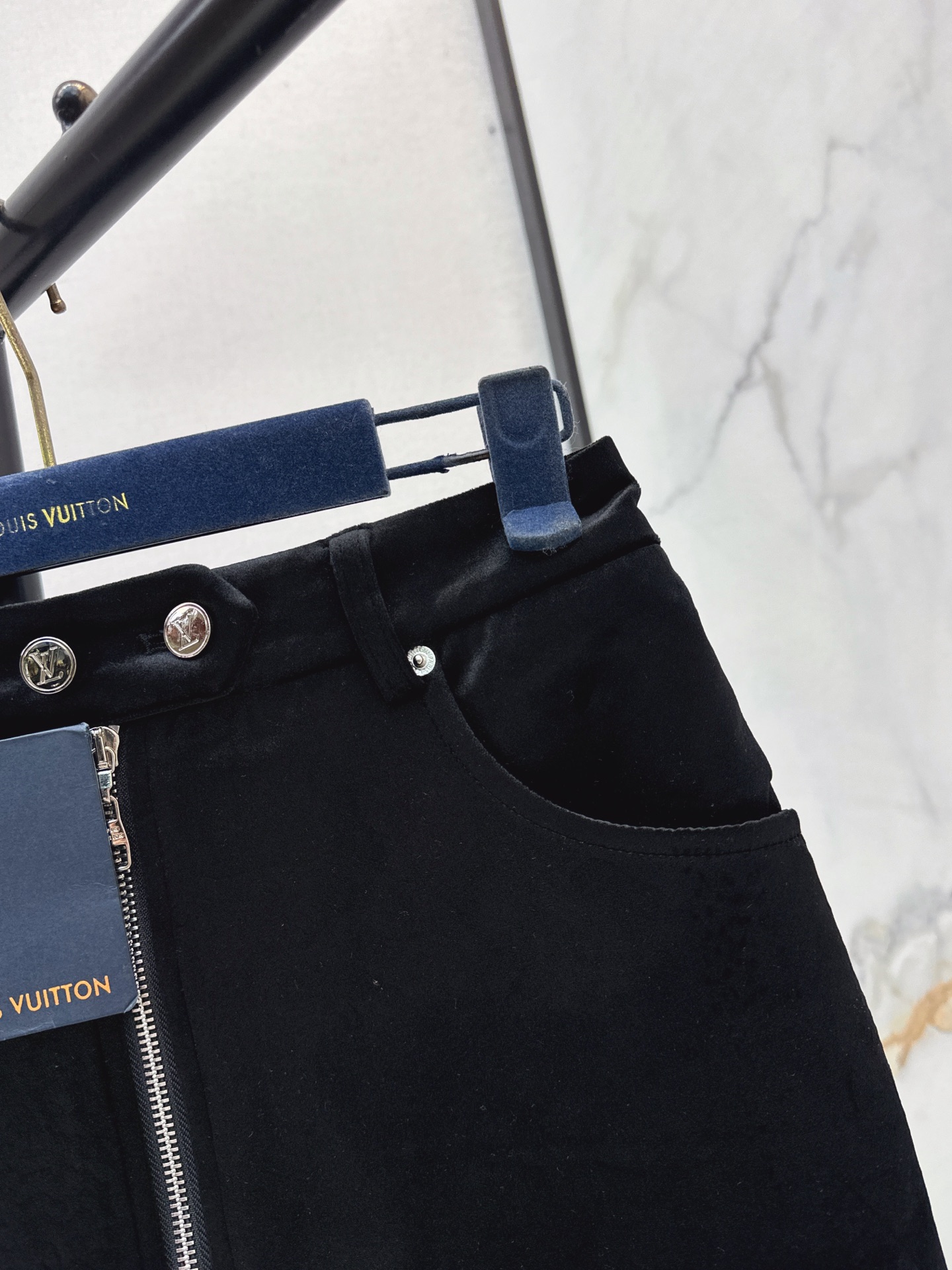Loui 26fw zip-up skirt