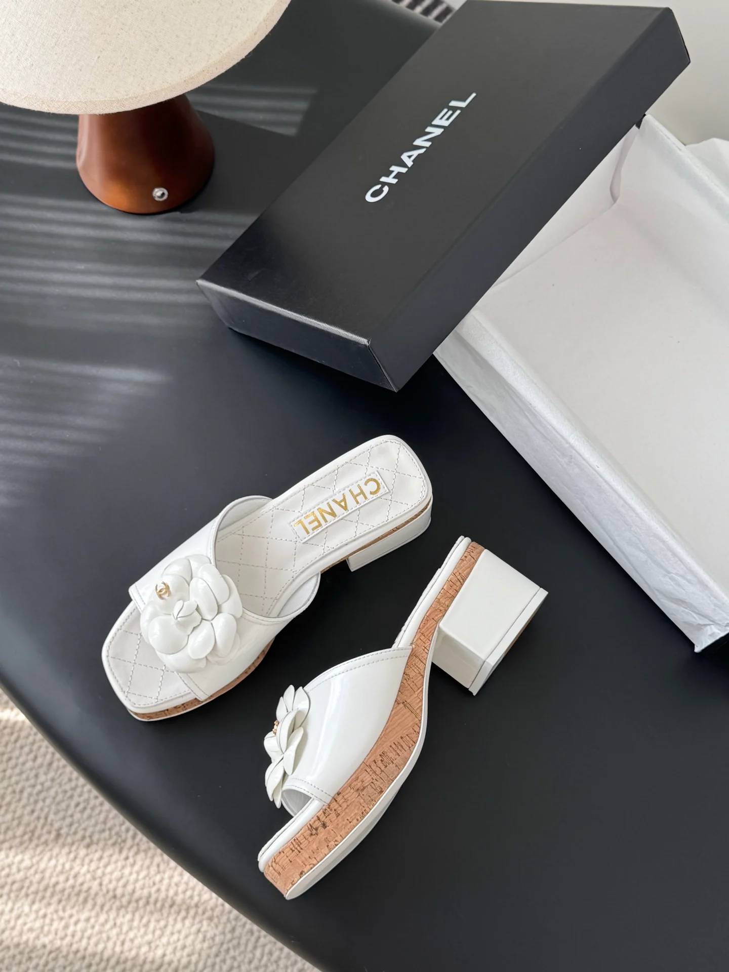 Chan 26ss camellia sides sandals