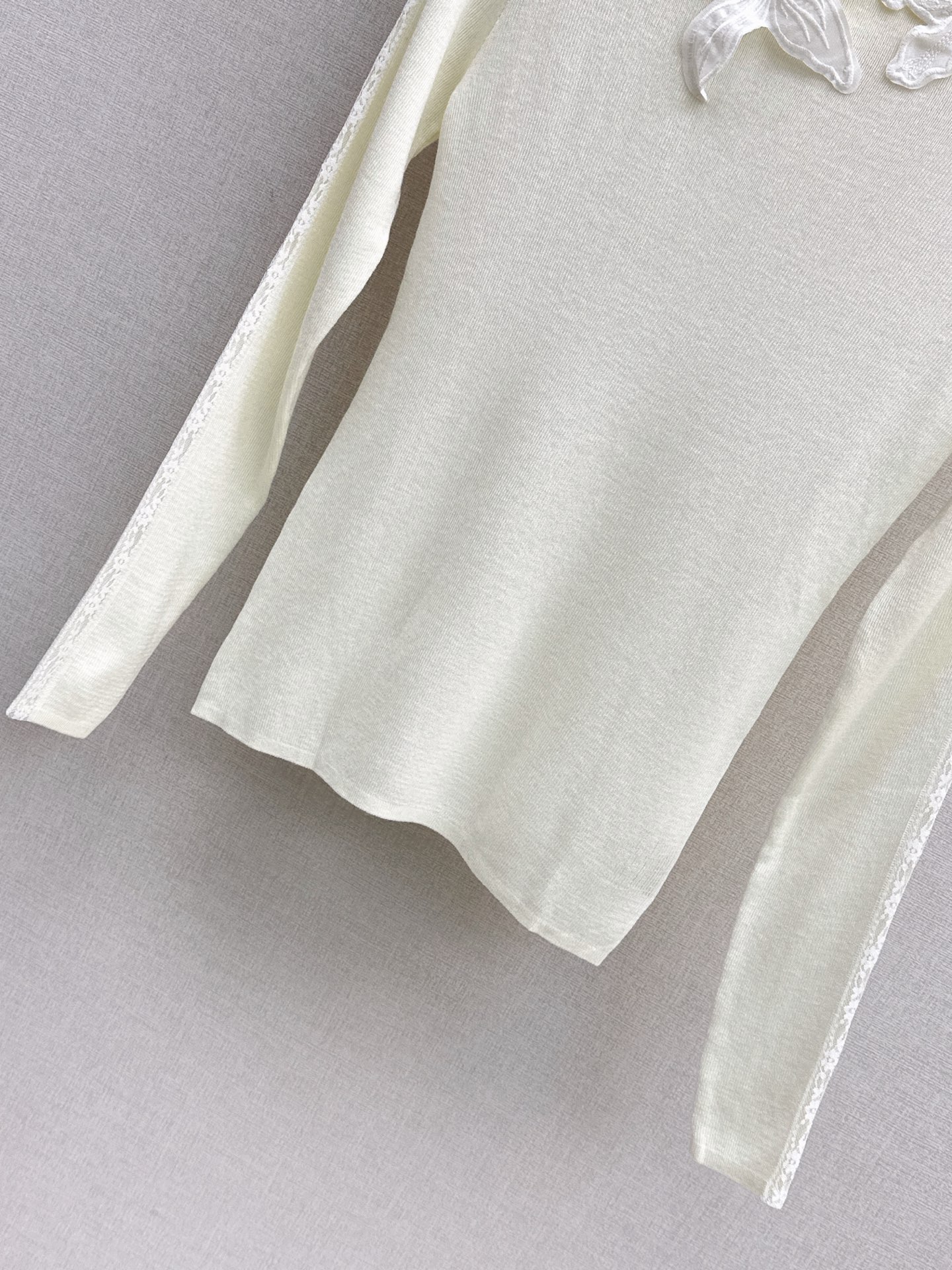 ES 26fw lace embroidery knit basic tee