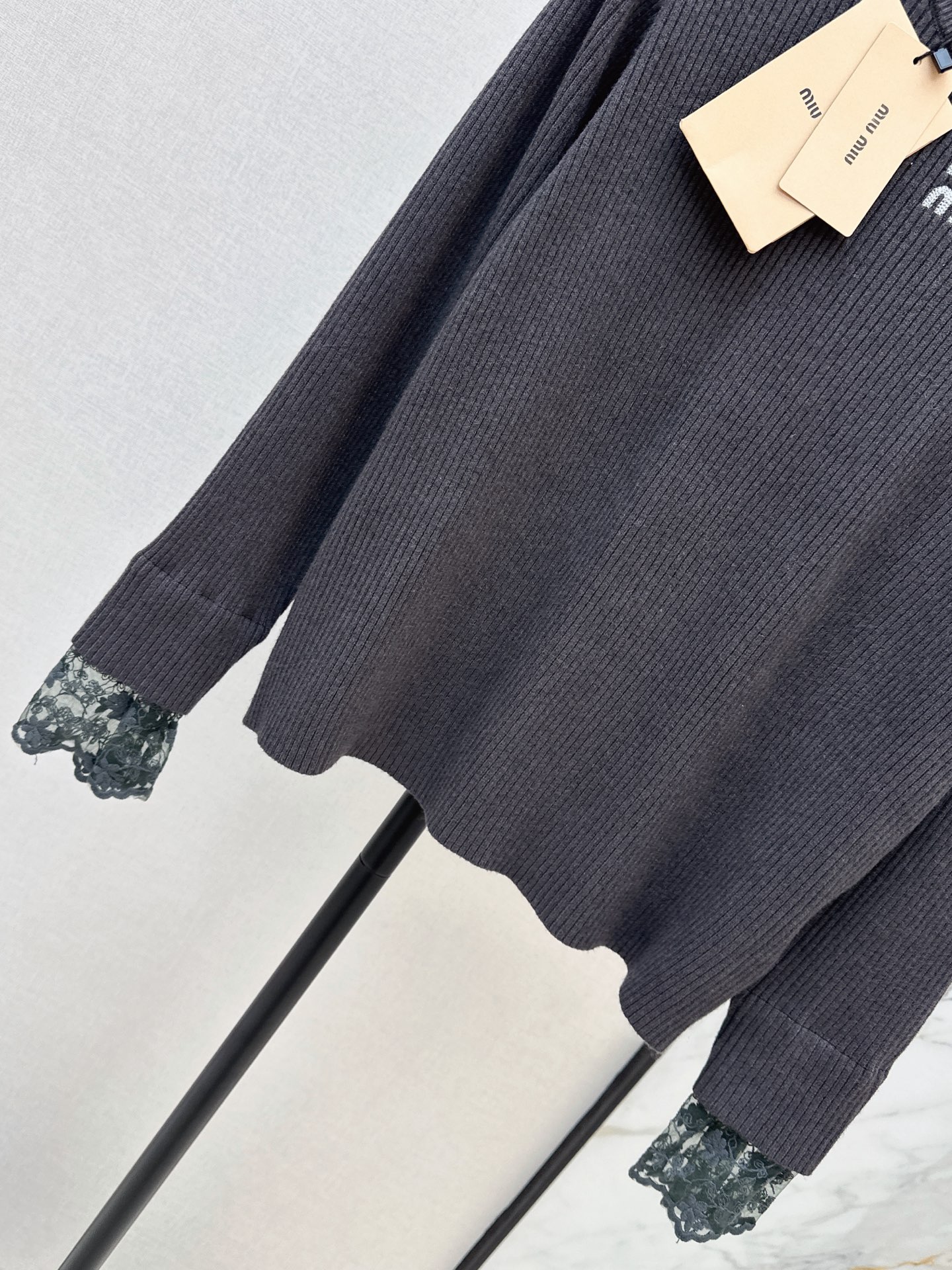 Miu 26fw lace contract sweater