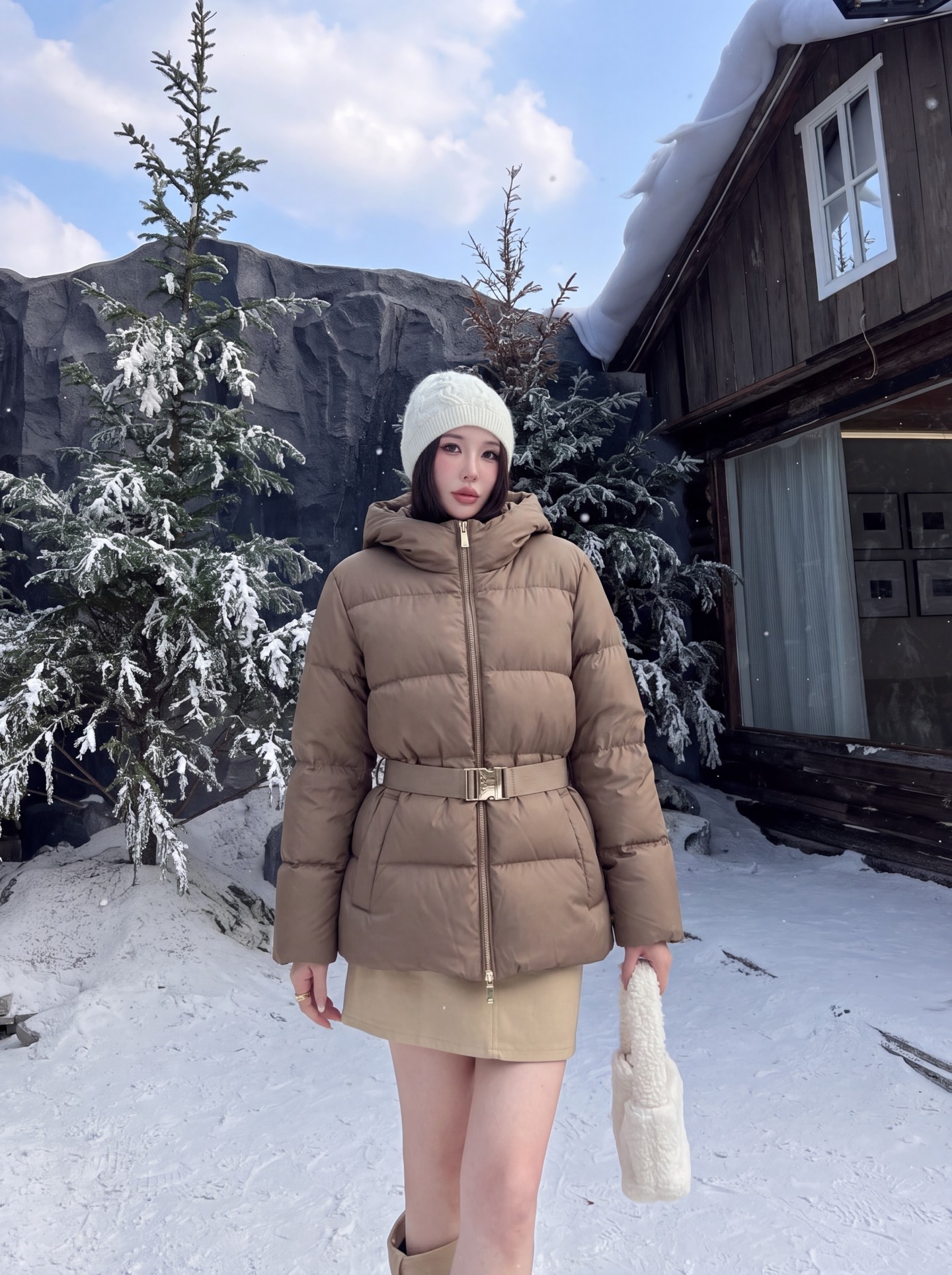 Max 26fw hooded down jacket