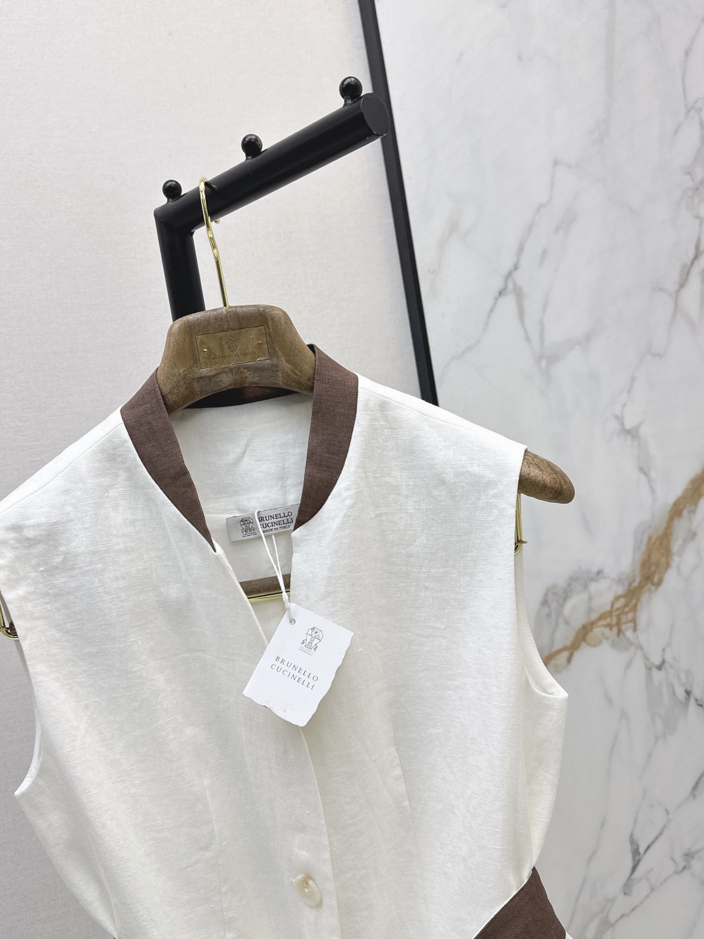 Brun 26ss linen waistcoats