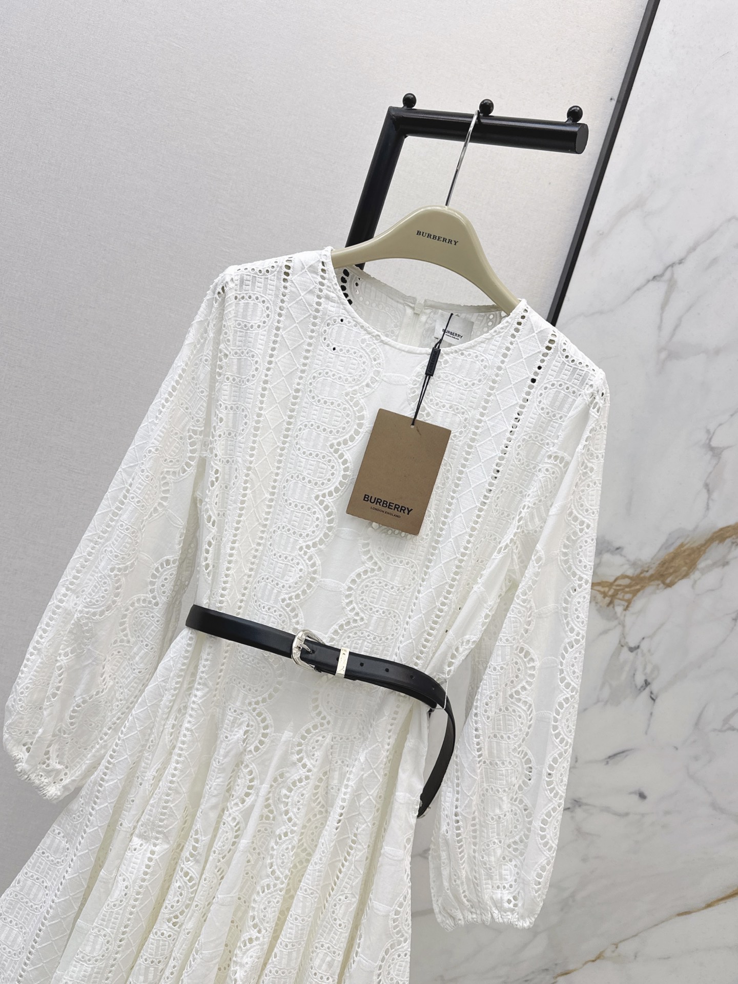 Burb 26ss embroidery belted dress