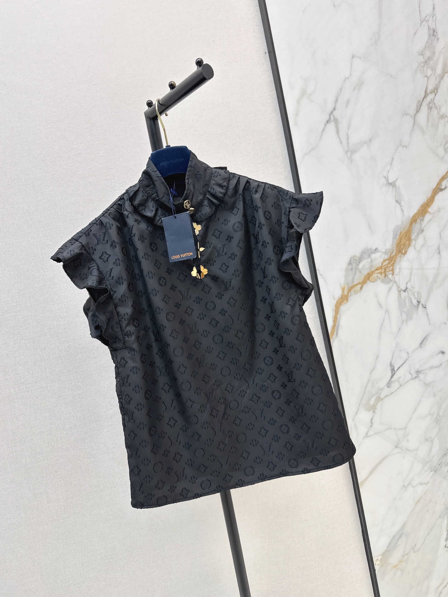 Loui 26fw sleeveless jacquard shirt