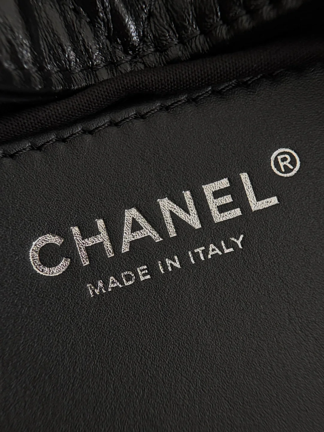 Chan 25A hobo bags