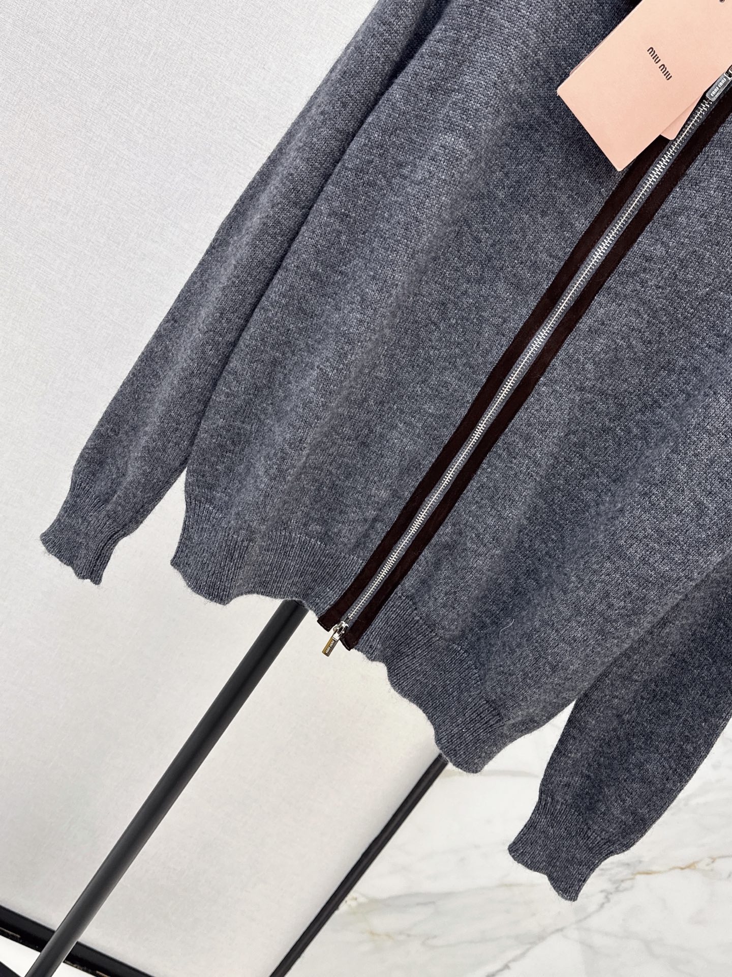 Miu 26fw zipper cardigan