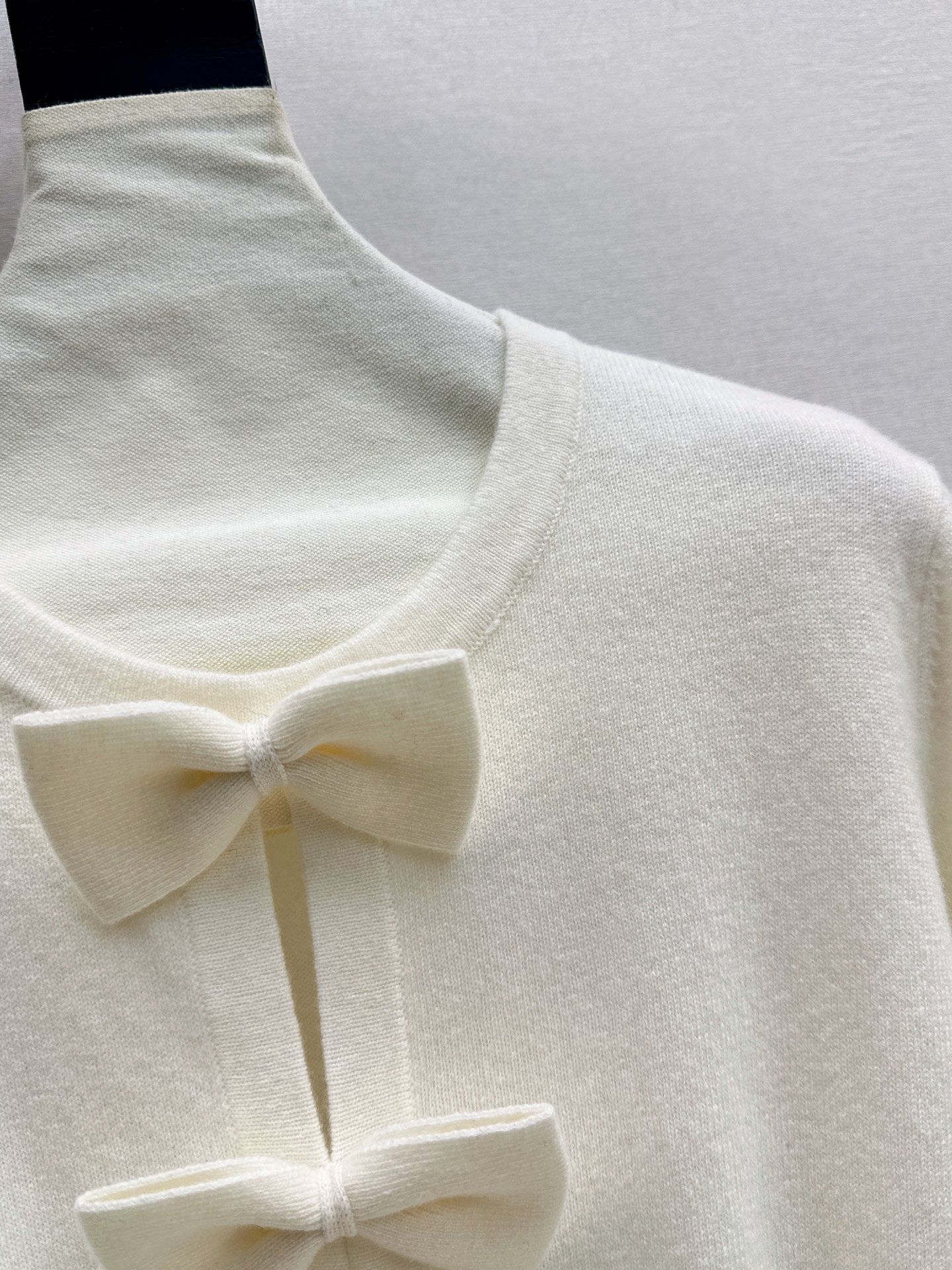 Chan 26fw 3d bow sweater