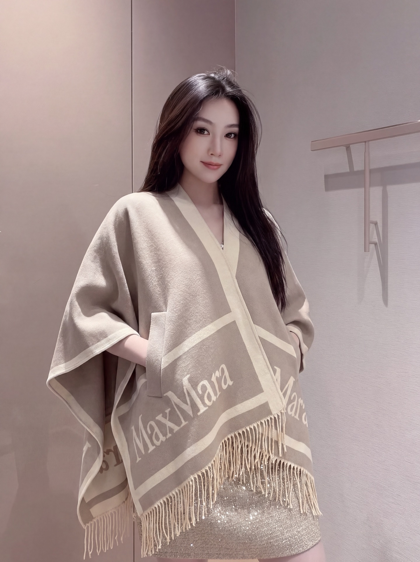 Max 26fw jacquard shawls