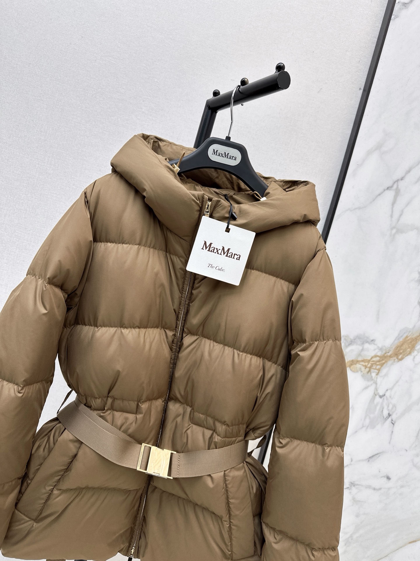 Max 26fw hooded down jacket