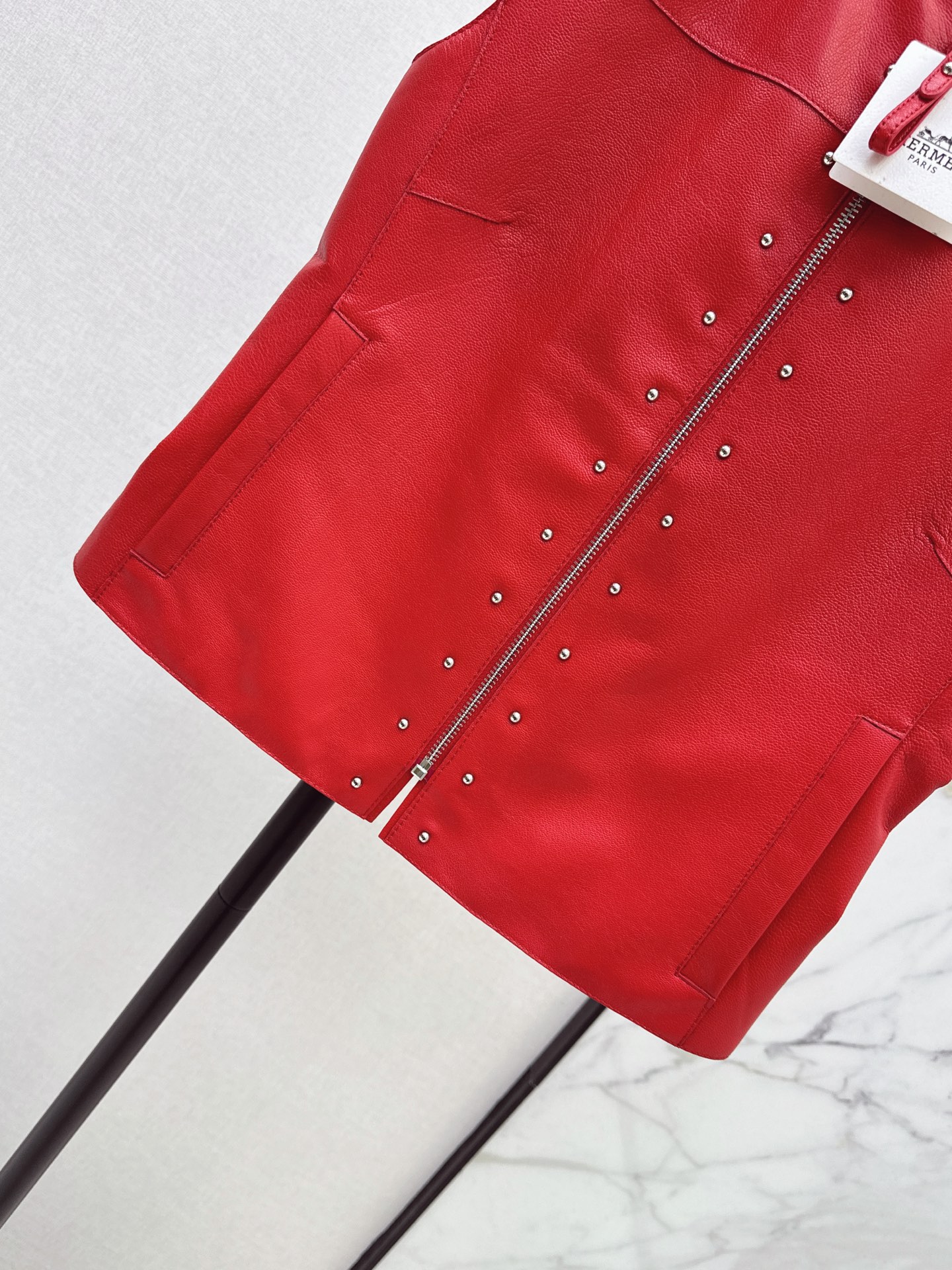 Her 26fw leather vest jacket