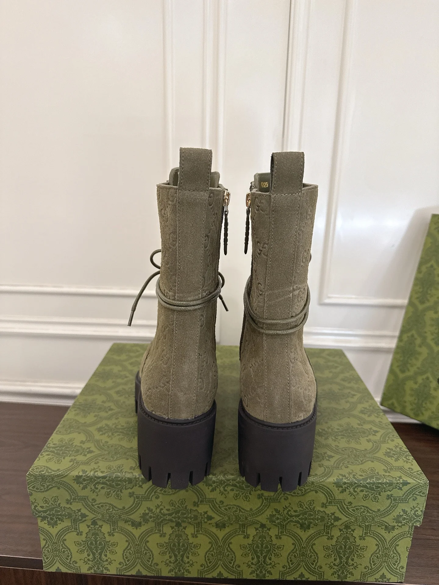 Gucc 25fw ankle boots