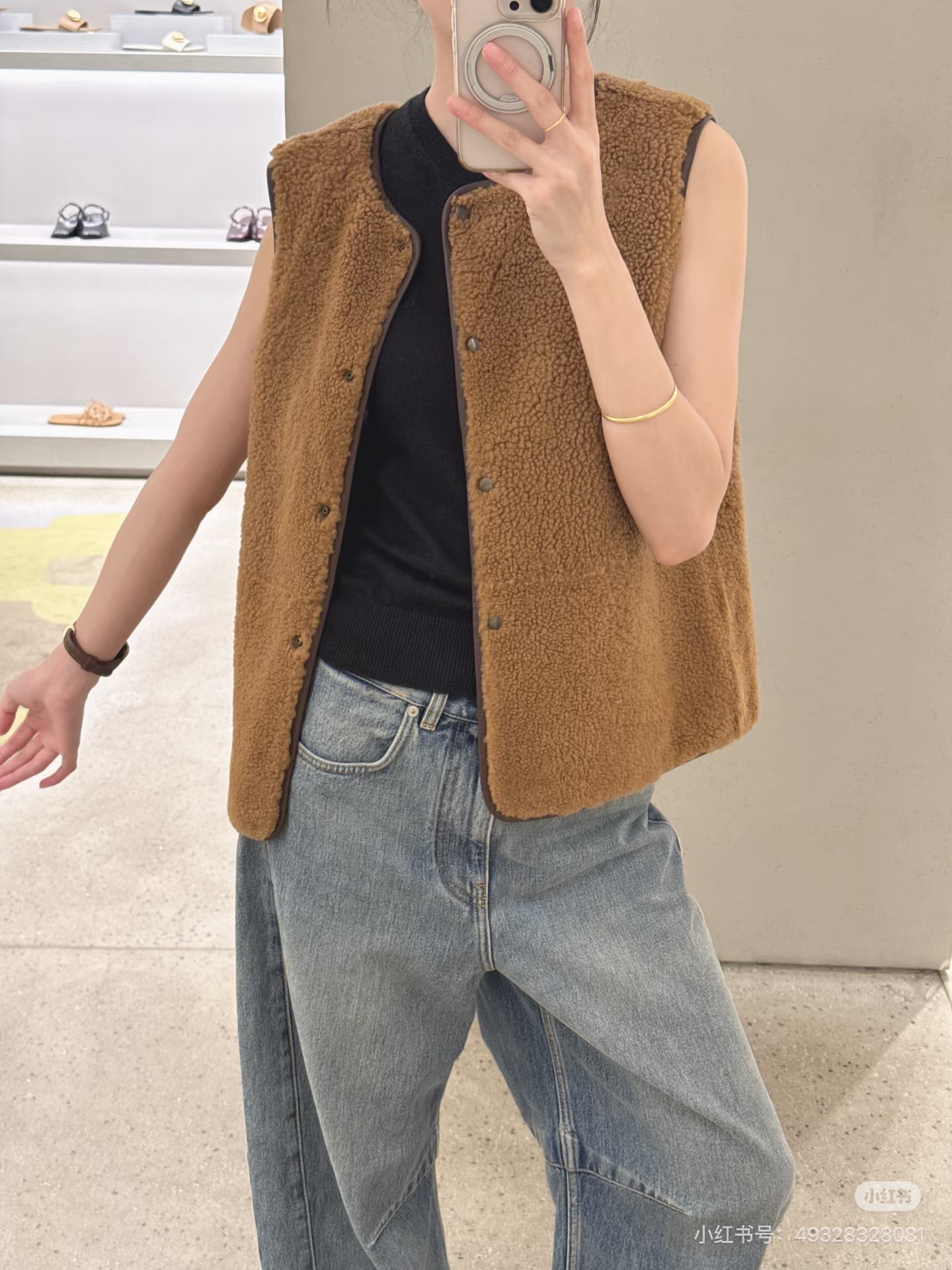 Loe 26fw sherpa-collar down jackey with detachable teddy-fleece vest