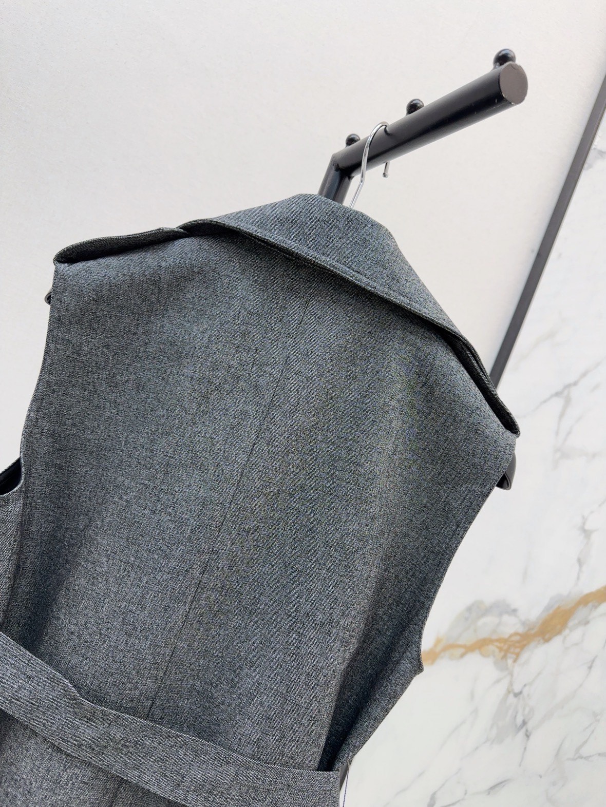 CD 26ss bee embroidery waistcoat
