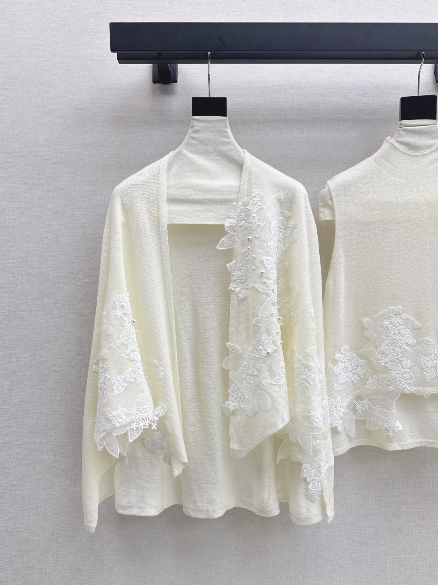 ES 26fw knit vest cape sets