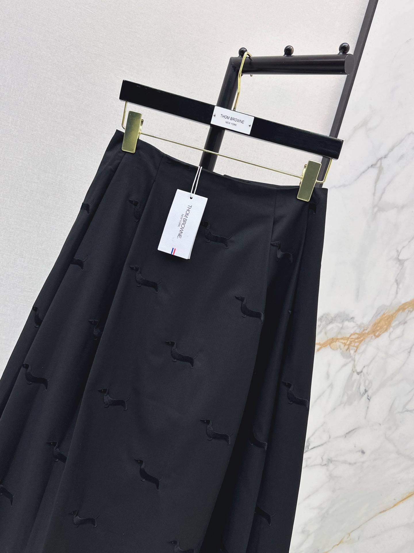 Thom 26fw embroidery skirt