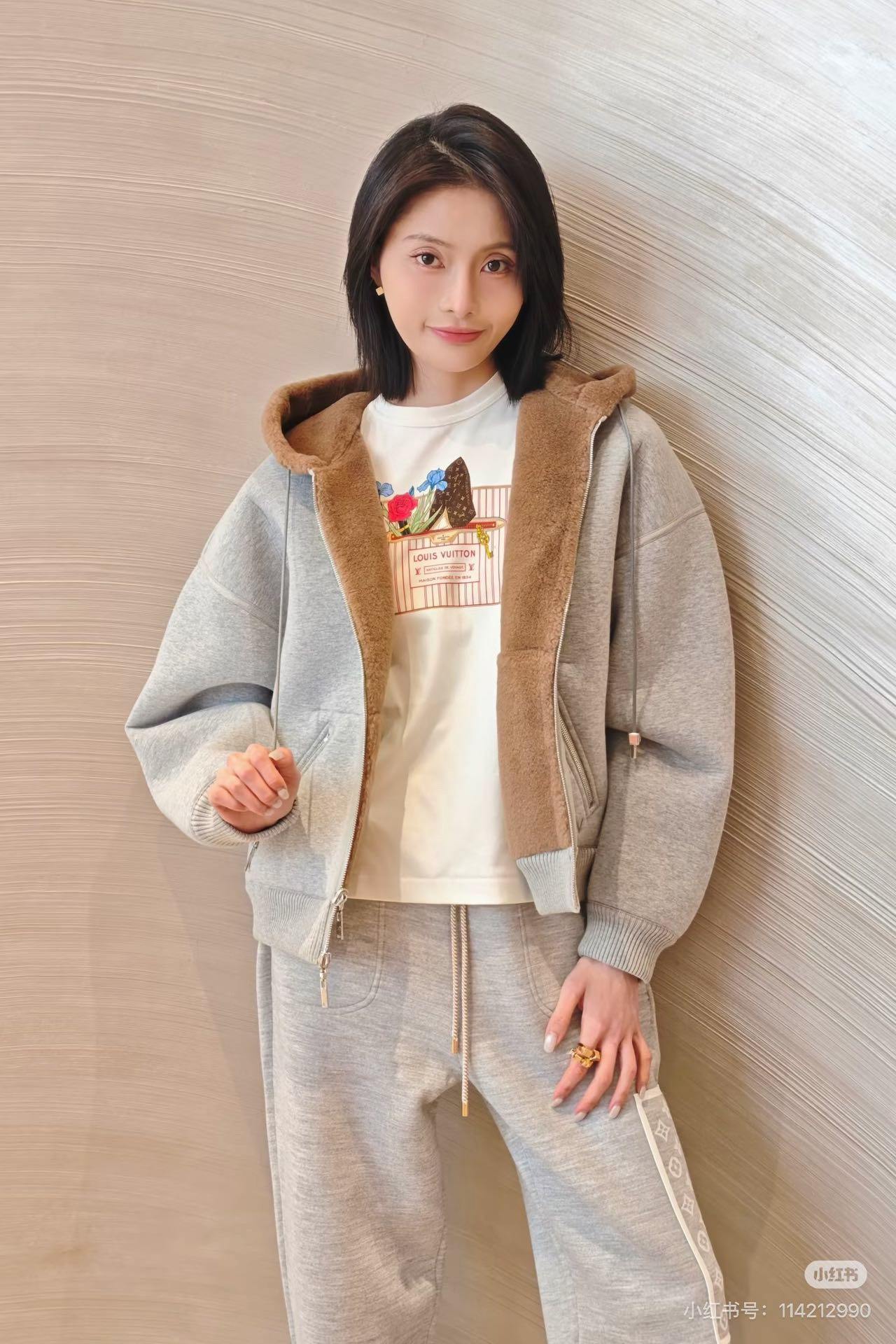 Loui 26fw reversible hooded jacket