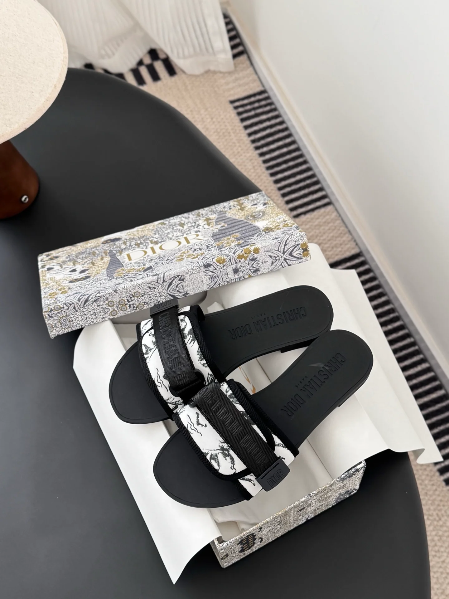 CD 25fw sandals
