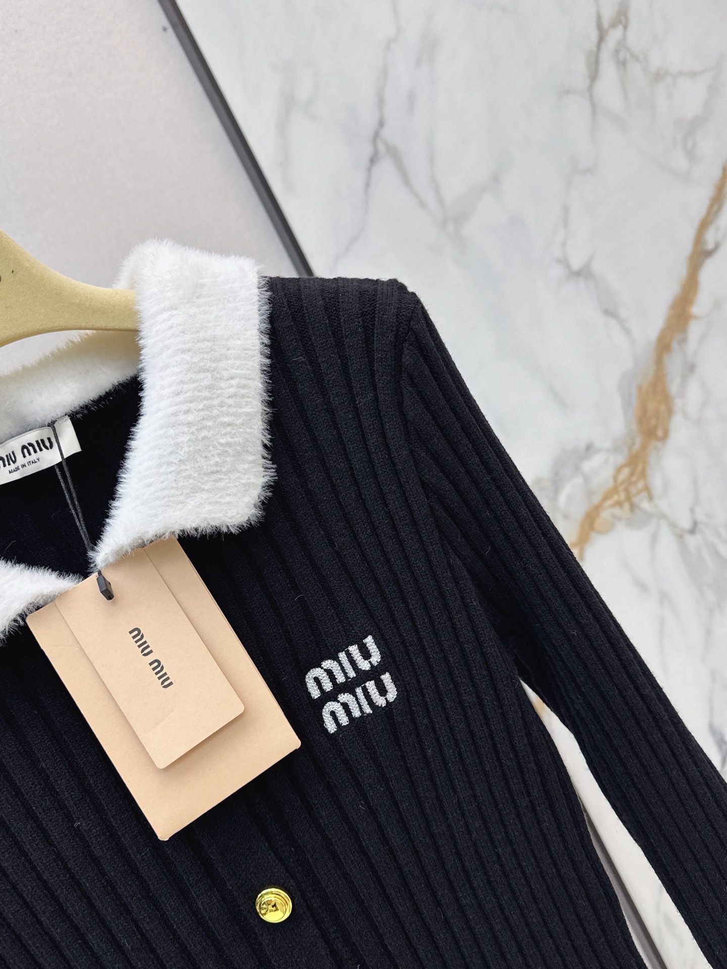 Miu 26fw ribbed knit cardigan