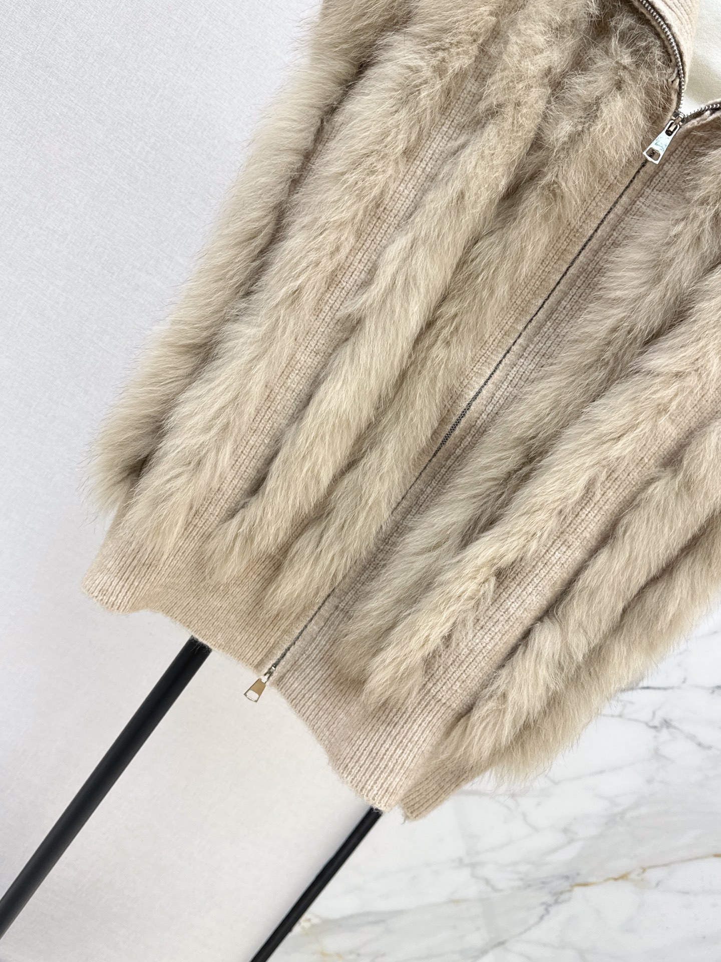 Fen 26fw fur-trim knit vest