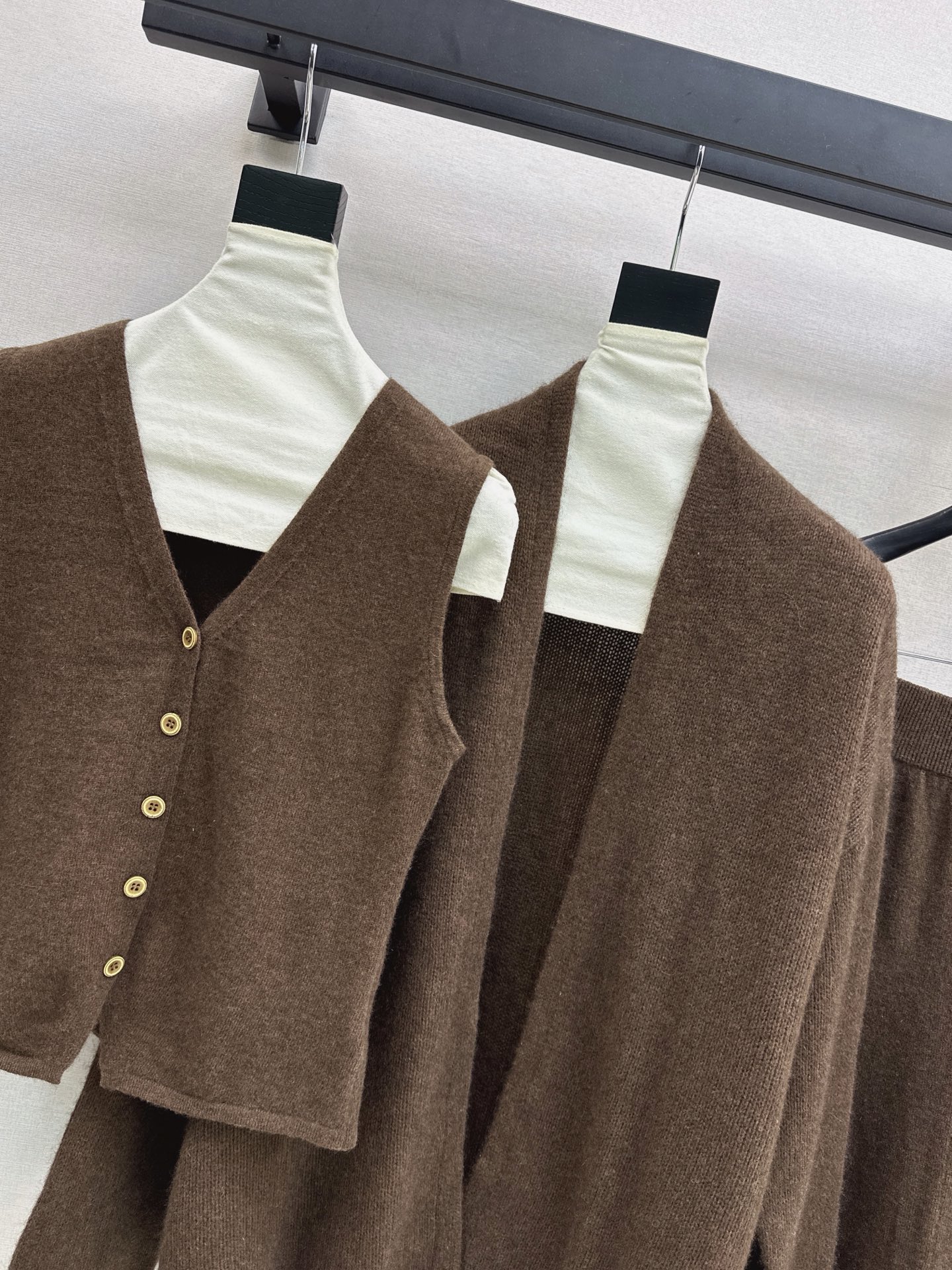Her 26fw knit cardigan vest pleated skirt sets