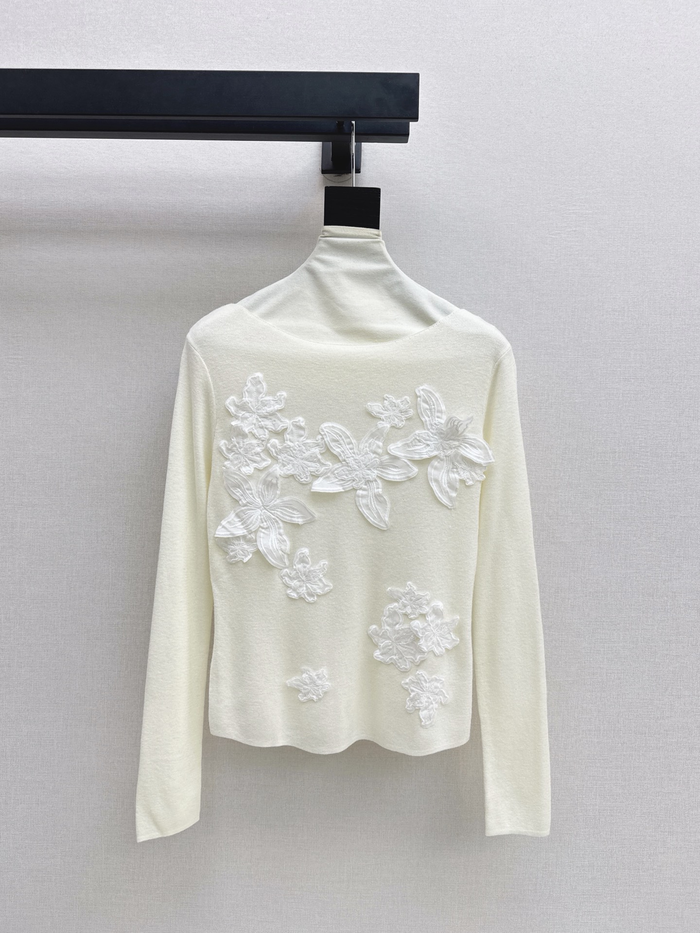 ES 26fw lace embroidery knit sweater
