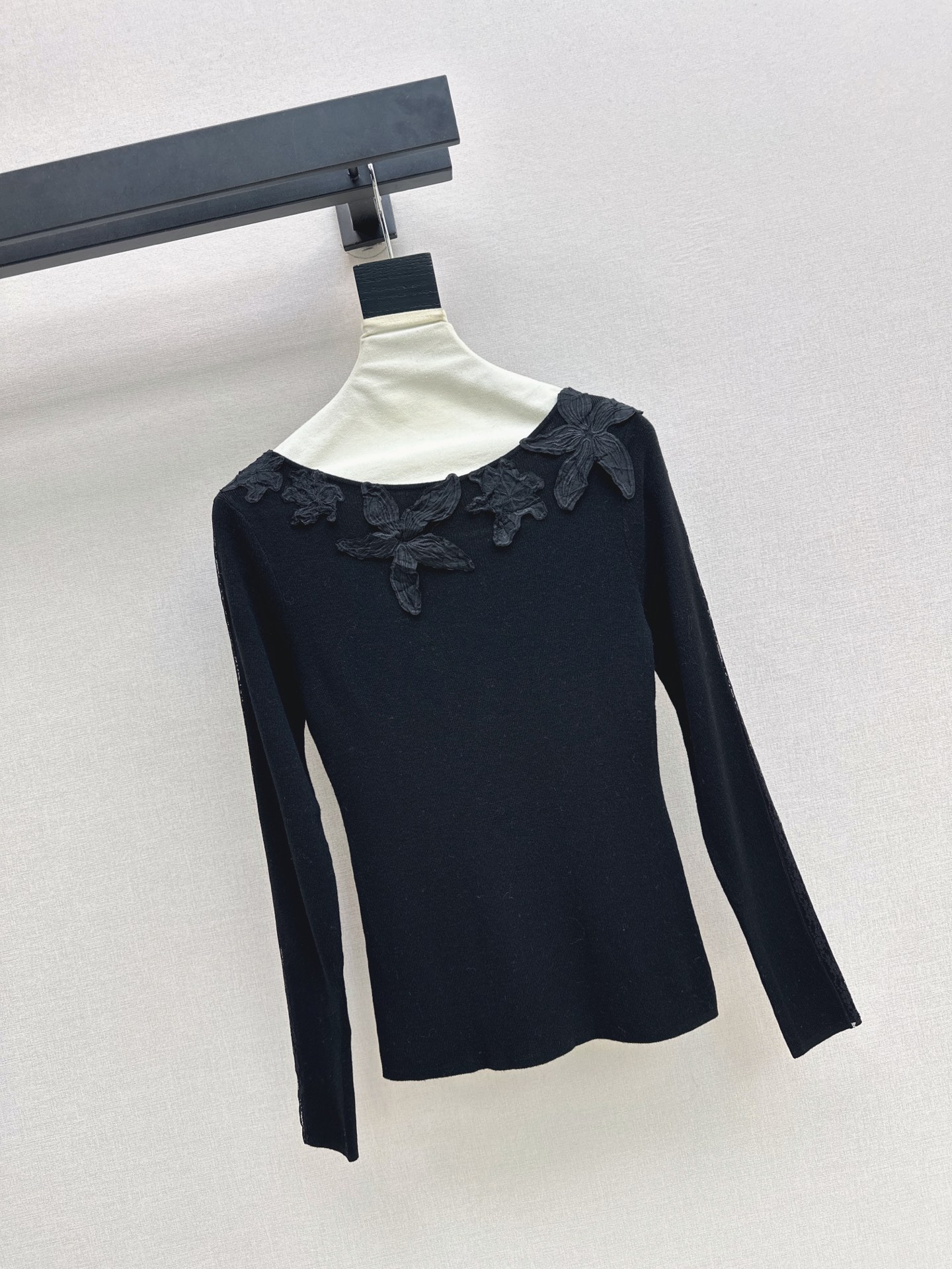 ES 26fw lace embroidery knit basic tee