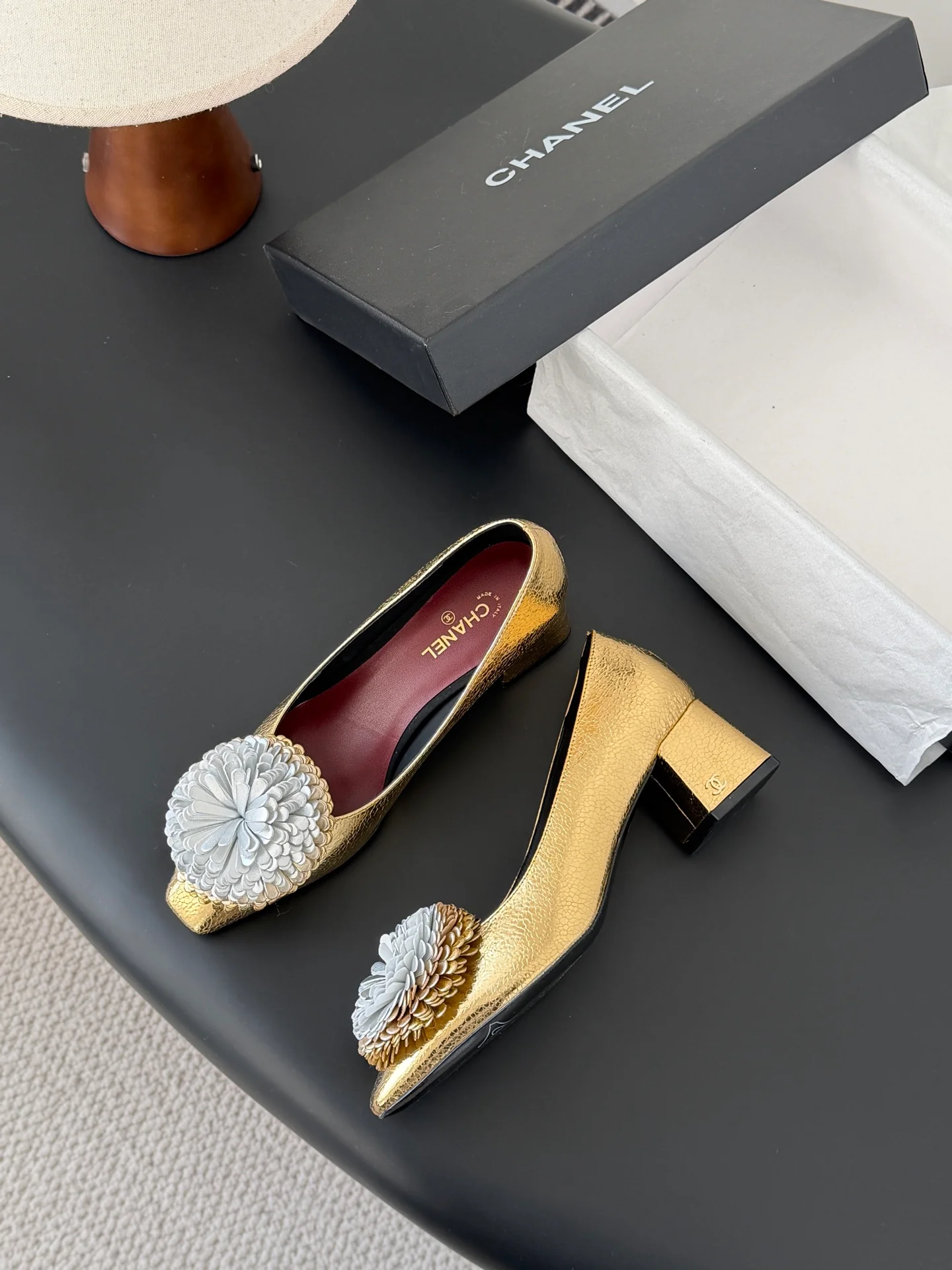 Chan 26K camellia flower chunky heels