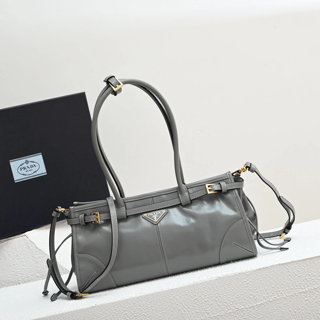 PD LuxSoft Medium leather handbag