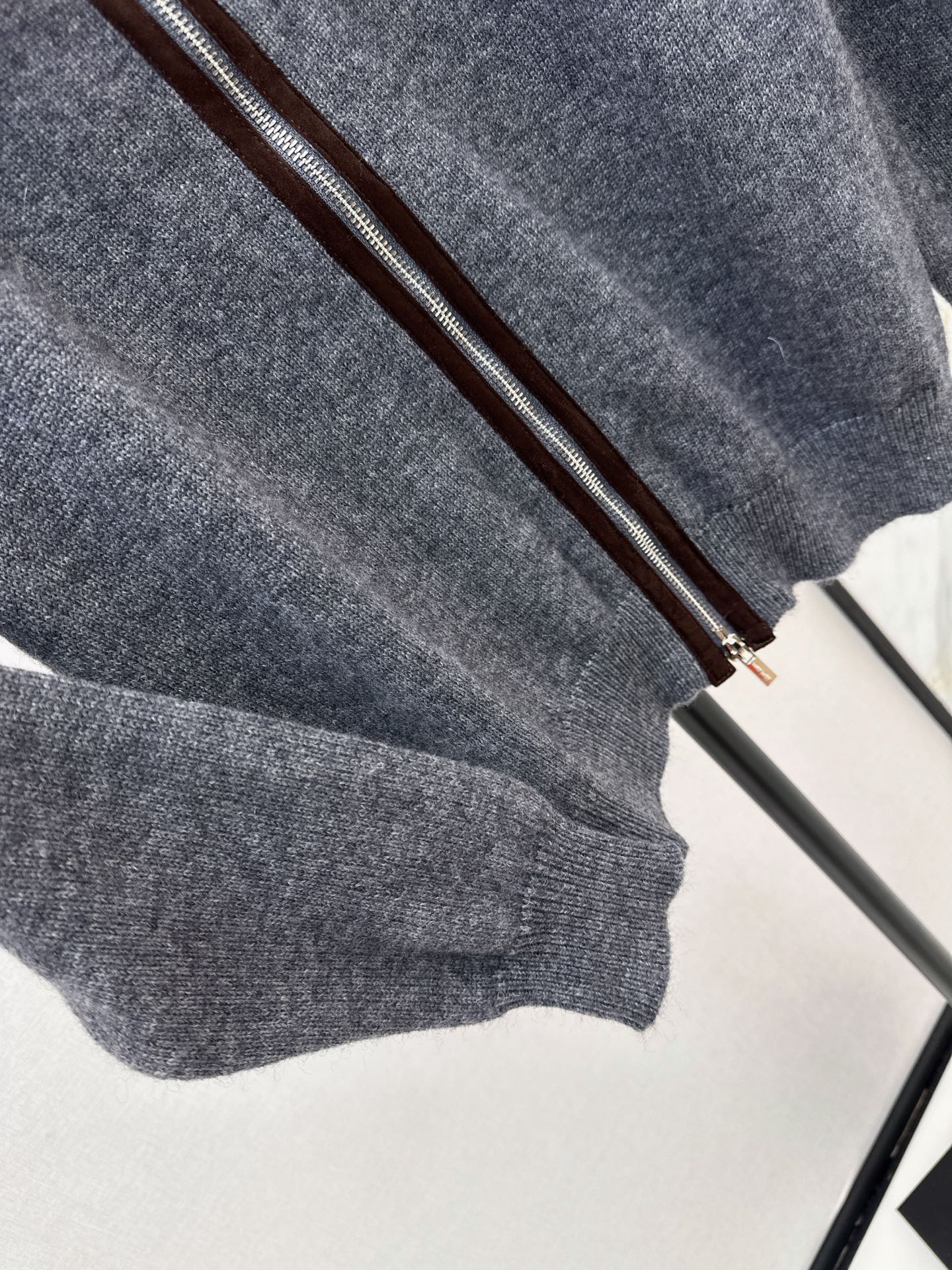 Miu 26fw zipper cardigan