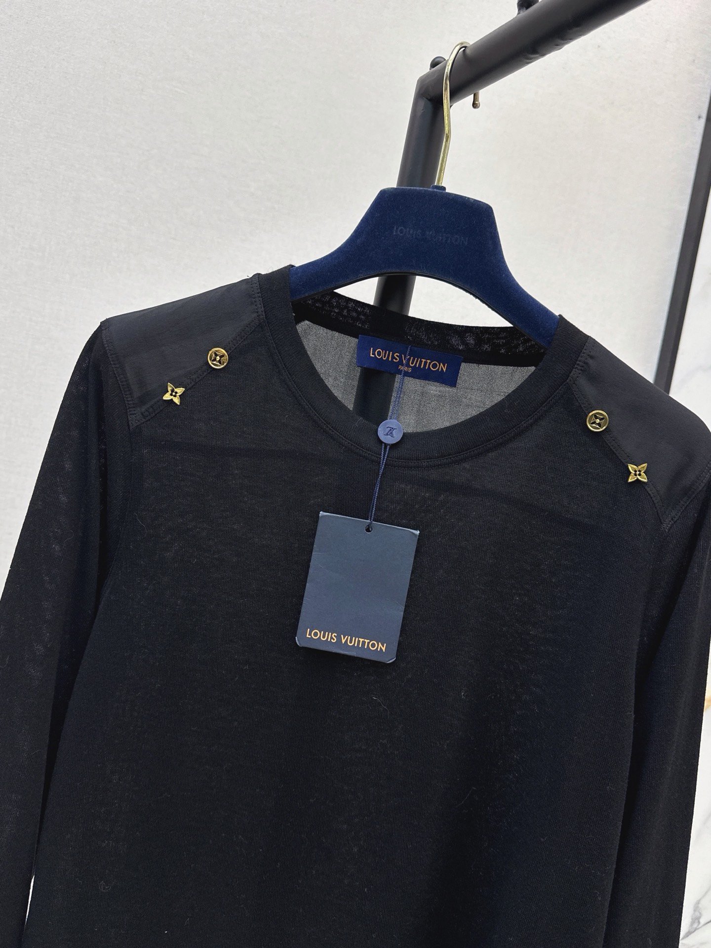 Loui 26fw basic tee