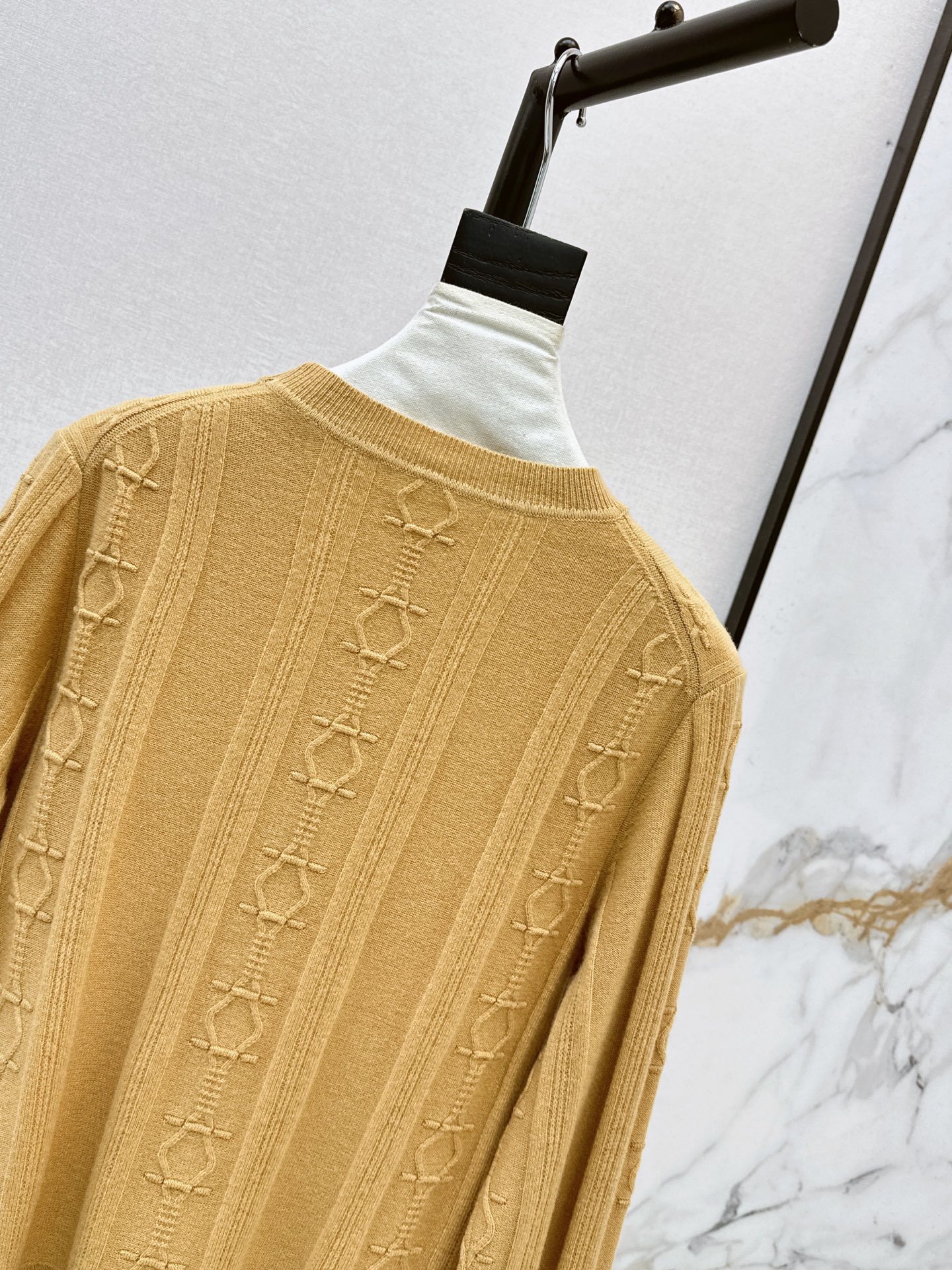 Her 26fw cable sweater