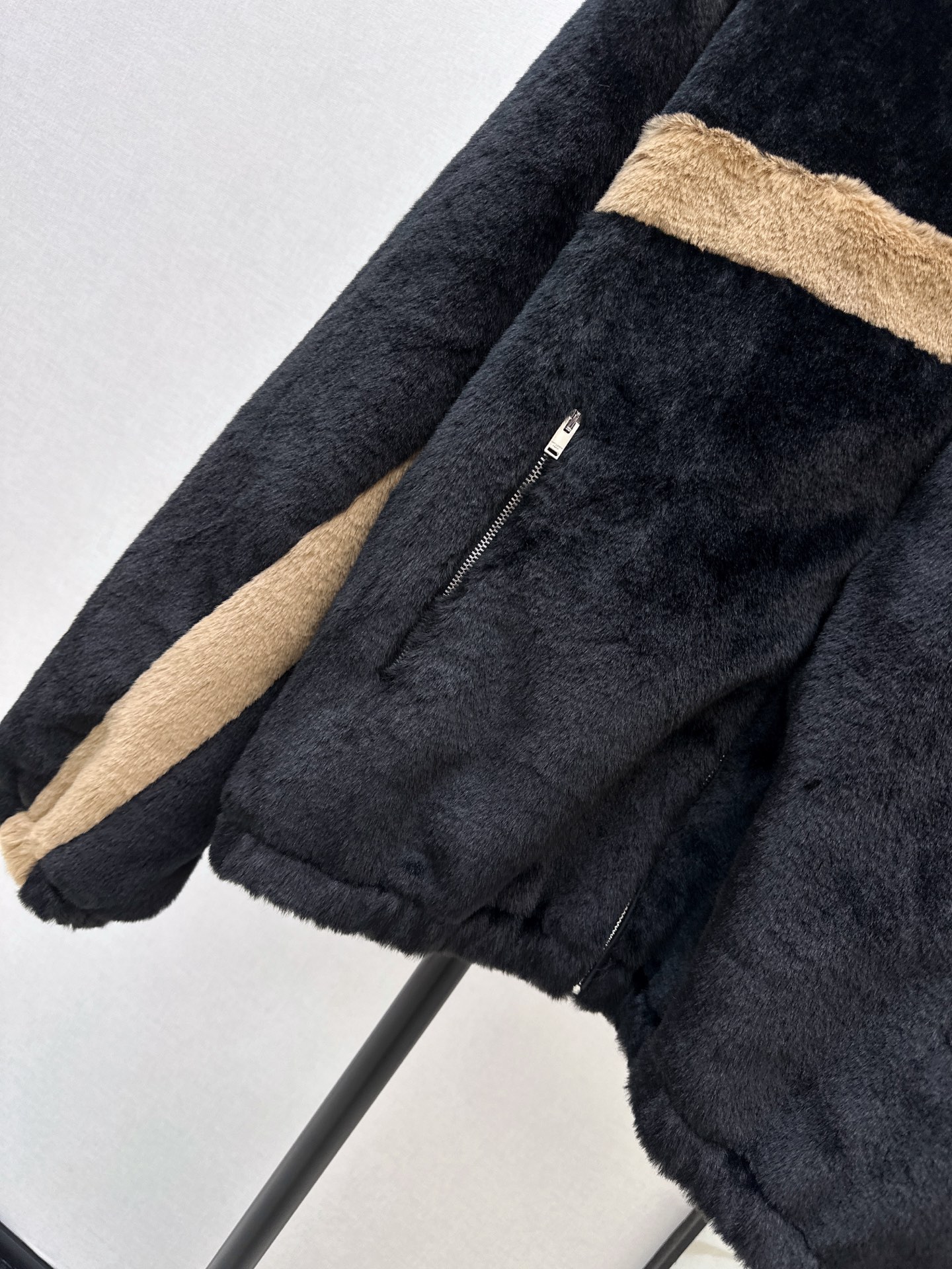 Sain 26fw contrast-panel plush fleece zip jacket