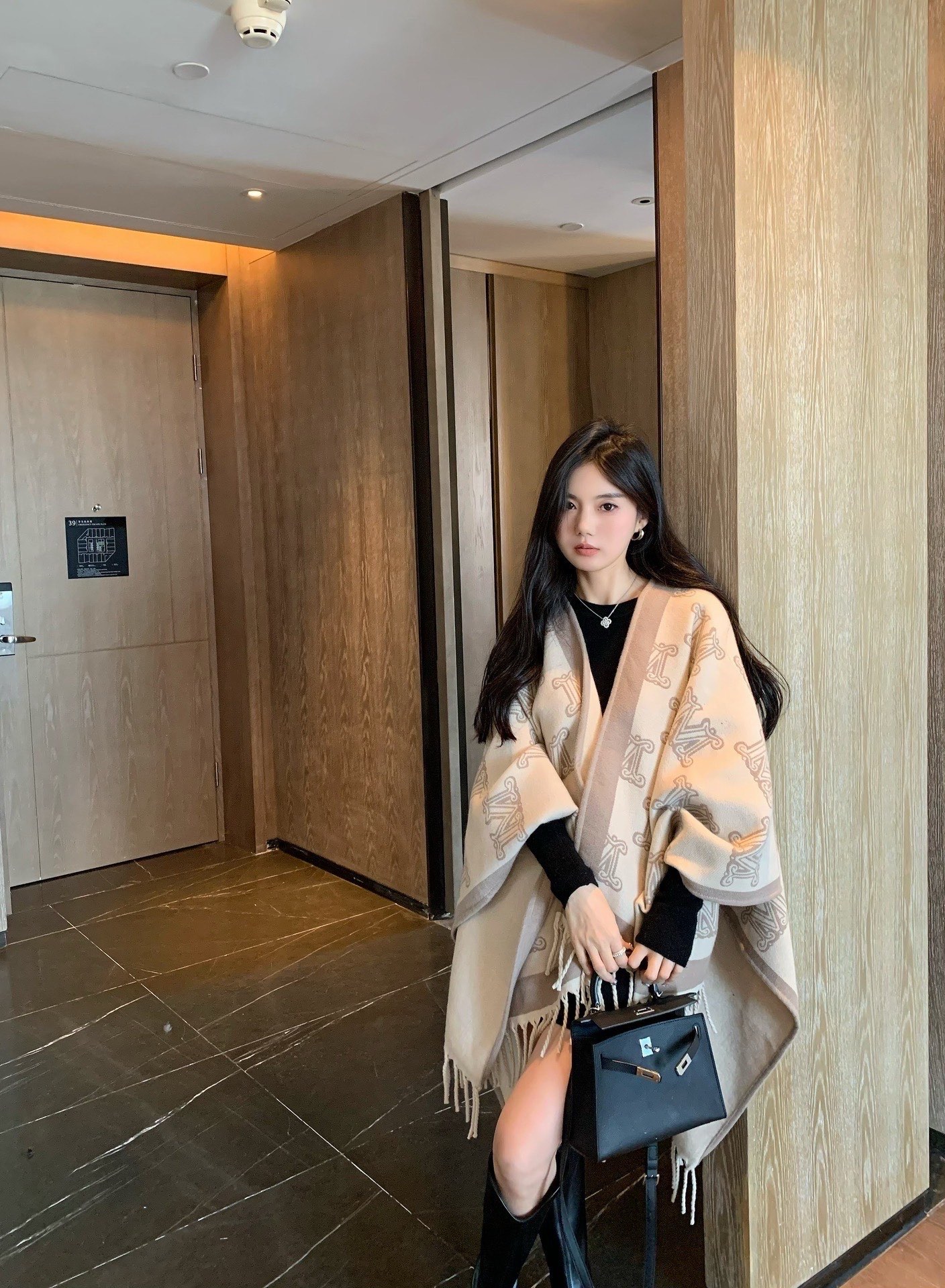 Max 26fw wool shawls