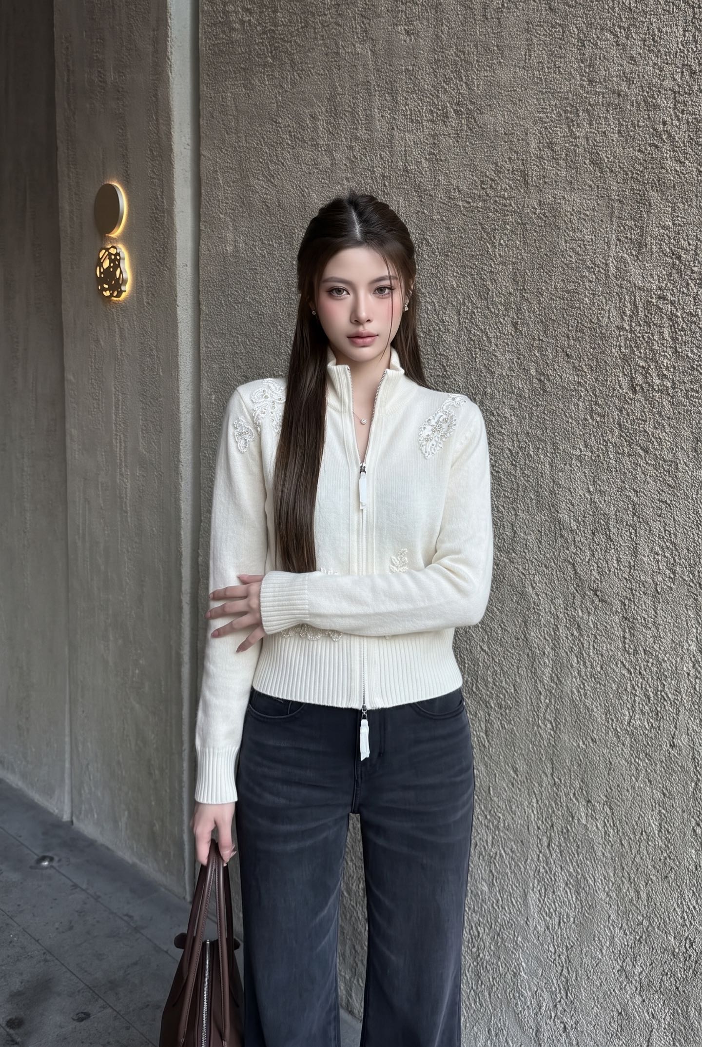 Brun 26fw embroidery zipper cardigan