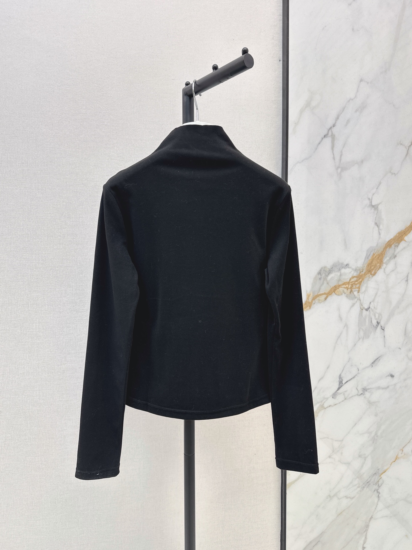 Loe 26fw high neck basic tee