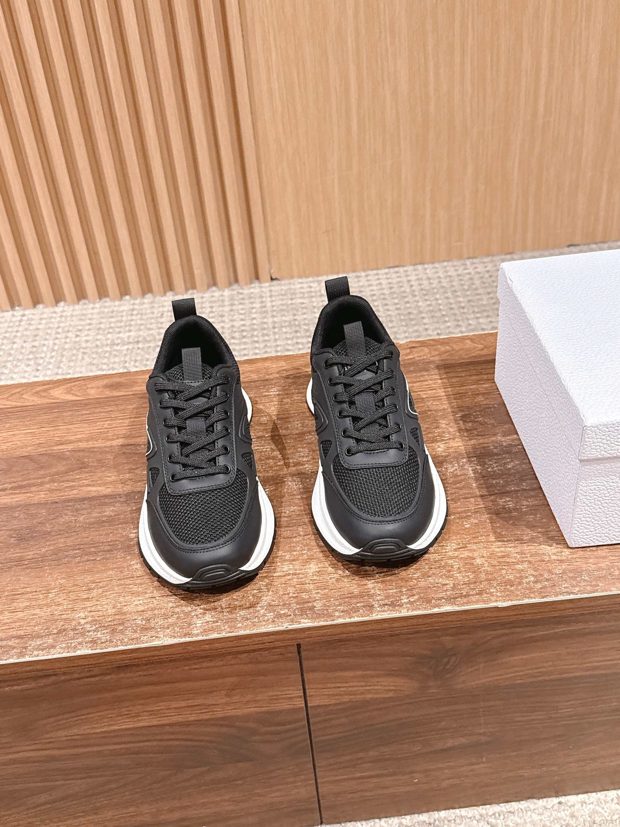CD 25fw sneaker